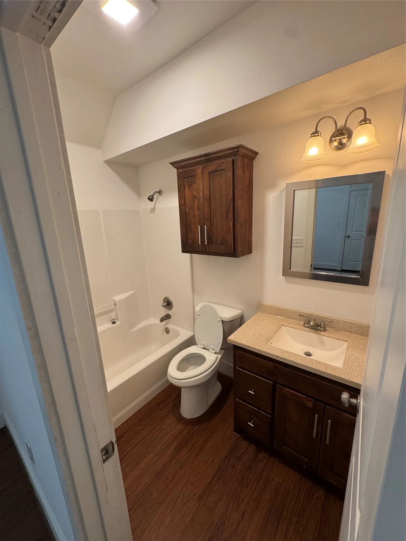 Apartment For Rent in Denton County , 910 Fannin 203, Denton, Texas 76201, 2 Bedroom, 2 Bathroom, Garage spaces, 925 Sqft, built in 2017, mls#21374040, Real Estate Agent in Denton, Homes For Rent in Denton county, Homes For Rent in Denton, Realtor in Denton Texas, Real Estate Brokerage Independent Realty Texas, Luminita Cordes Realtor