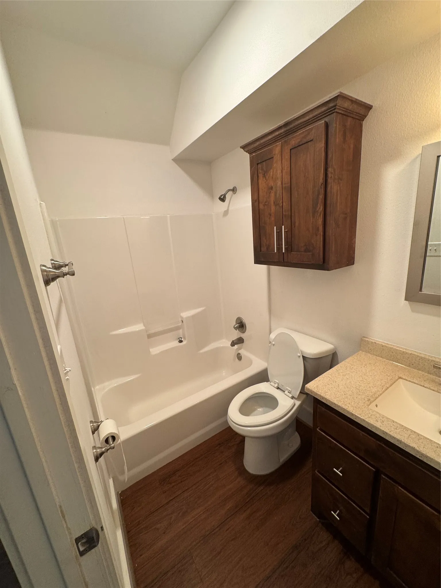Apartment For Rent in Denton County , 910 Fannin 203, Denton, Texas 76201, 2 Bedroom, 2 Bathroom, Garage spaces, 925 Sqft, built in 2017, mls#21374040, Real Estate Agent in Denton, Homes For Rent in Denton county, Homes For Rent in Denton, Realtor in Denton Texas, Real Estate Brokerage Independent Realty Texas, Luminita Cordes Realtor