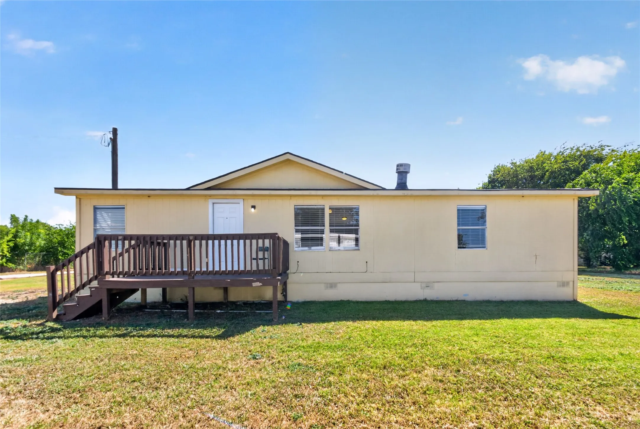Mobile Home For Rent in Johnson County , 1341 Flying L Lane 16, Mansfield, Texas 76063, 3 Bedroom, 2 Bathroom, Garage spaces, 1,400 Sqft, built in 1982, mls#21373958, Real Estate Agent in Mansfield, Homes For Rent in Johnson county, Homes For Rent in Mansfield, Realtor in Mansfield Texas, Real Estate Brokerage Independent Realty Texas, Luminita Cordes Realtor