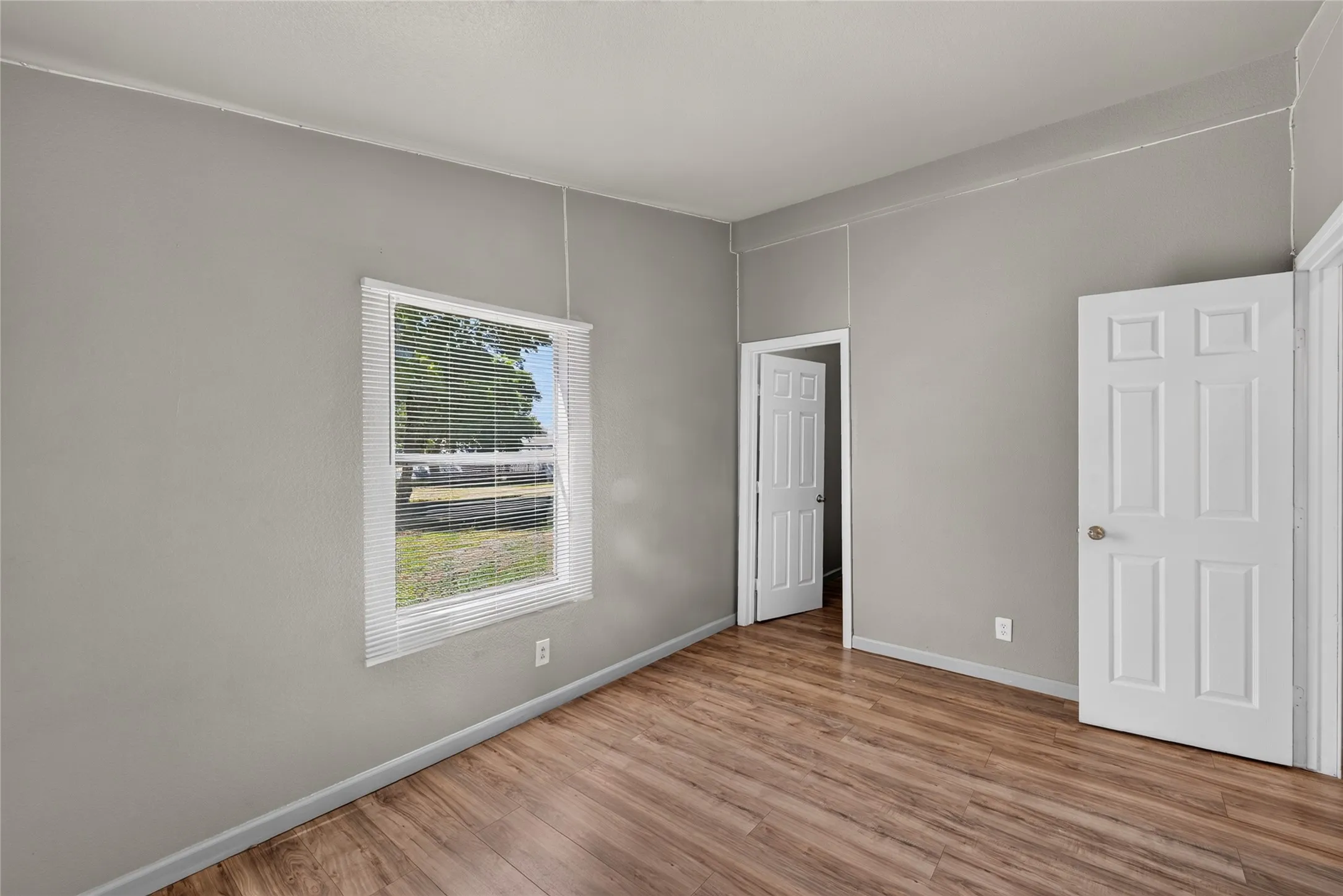 Mobile Home For Rent in Johnson County , 1341 Flying L Lane 16, Mansfield, Texas 76063, 3 Bedroom, 2 Bathroom, Garage spaces, 1,400 Sqft, built in 1982, mls#21373958, Real Estate Agent in Mansfield, Homes For Rent in Johnson county, Homes For Rent in Mansfield, Realtor in Mansfield Texas, Real Estate Brokerage Independent Realty Texas, Luminita Cordes Realtor