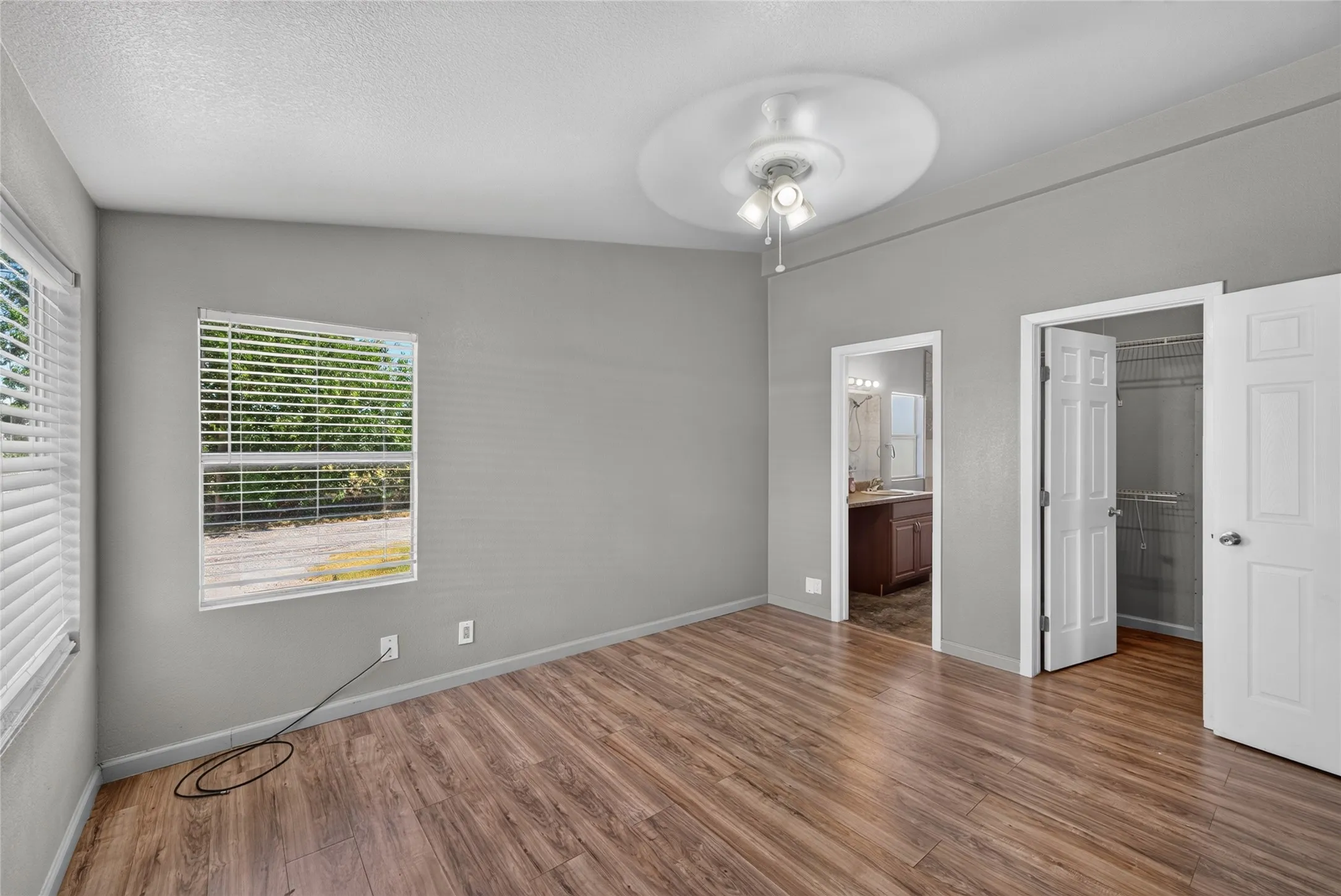 Mobile Home For Rent in Johnson County , 1341 Flying L Lane 16, Mansfield, Texas 76063, 3 Bedroom, 2 Bathroom, Garage spaces, 1,400 Sqft, built in 1982, mls#21373958, Real Estate Agent in Mansfield, Homes For Rent in Johnson county, Homes For Rent in Mansfield, Realtor in Mansfield Texas, Real Estate Brokerage Independent Realty Texas, Luminita Cordes Realtor