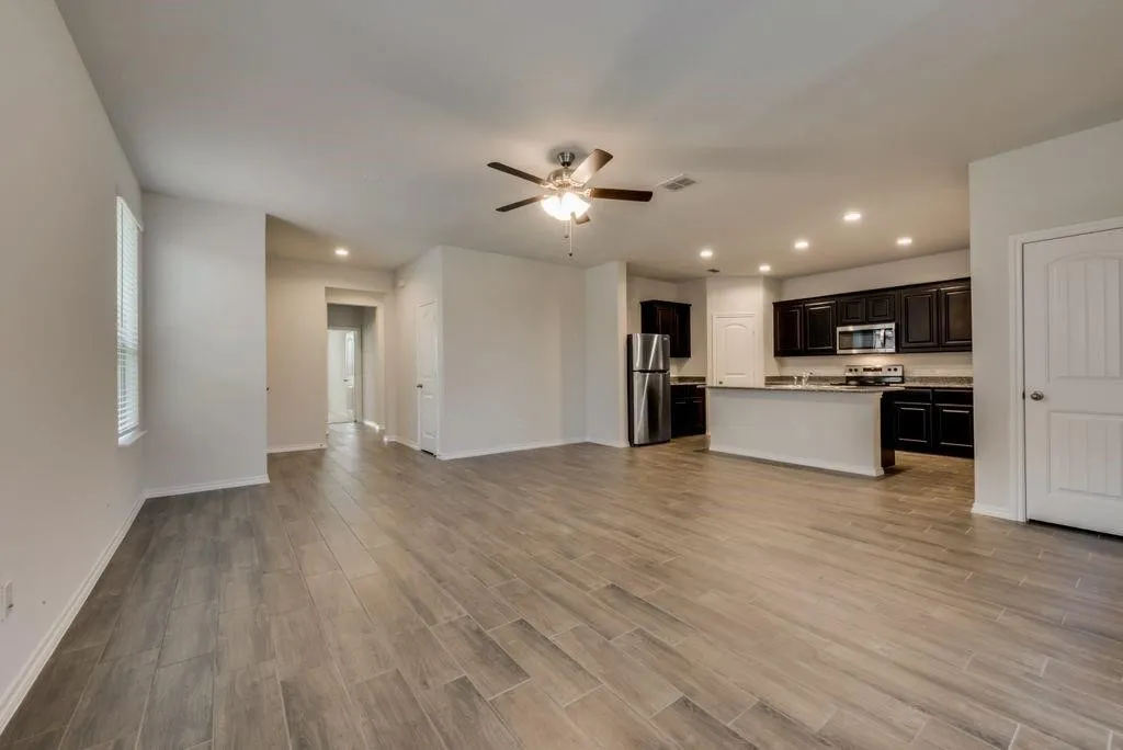Single Family Residence For Rent in Denton County , 1002 Pecos Street, Aubrey, Texas 76227, 3 Bedroom, 2 Bathroom, 2 Garage spaces, 1,593 Sqft, built in 2022, mls#21374045, Real Estate Agent in Aubrey, Homes For Rent in Denton county, Homes For Rent in Aubrey, Realtor in Aubrey Texas, Real Estate Brokerage Independent Realty Texas, Luminita Cordes Realtor
