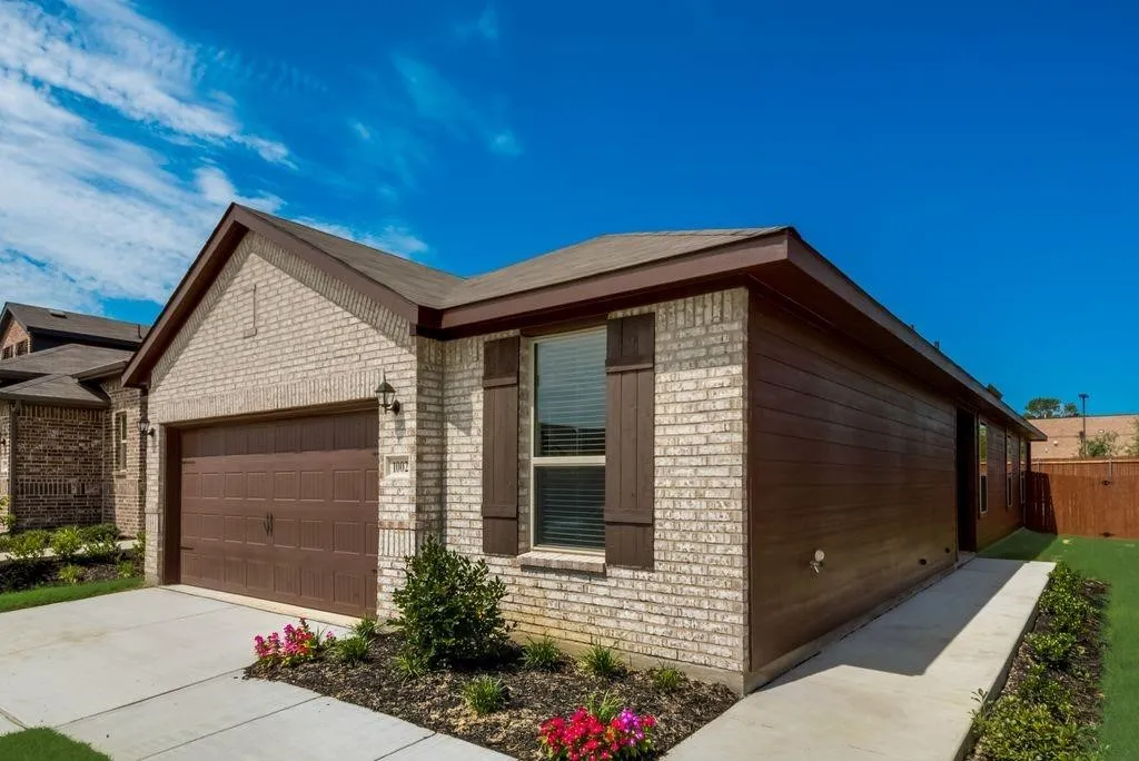 Single Family Residence For Rent in Denton County , 1002 Pecos Street, Aubrey, Texas 76227, 3 Bedroom, 2 Bathroom, 2 Garage spaces, 1,593 Sqft, built in 2022, mls#21374045, Real Estate Agent in Aubrey, Homes For Rent in Denton county, Homes For Rent in Aubrey, Realtor in Aubrey Texas, Real Estate Brokerage Independent Realty Texas, Luminita Cordes Realtor