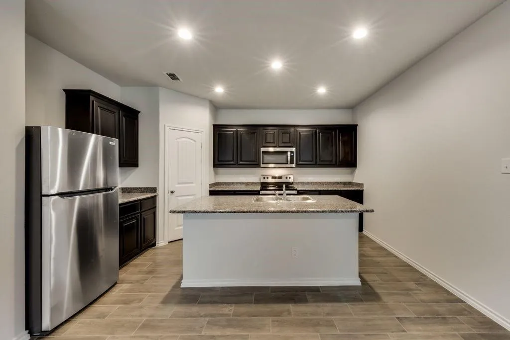 Single Family Residence For Rent in Denton County , 1002 Pecos Street, Aubrey, Texas 76227, 3 Bedroom, 2 Bathroom, 2 Garage spaces, 1,593 Sqft, built in 2022, mls#21374045, Real Estate Agent in Aubrey, Homes For Rent in Denton county, Homes For Rent in Aubrey, Realtor in Aubrey Texas, Real Estate Brokerage Independent Realty Texas, Luminita Cordes Realtor
