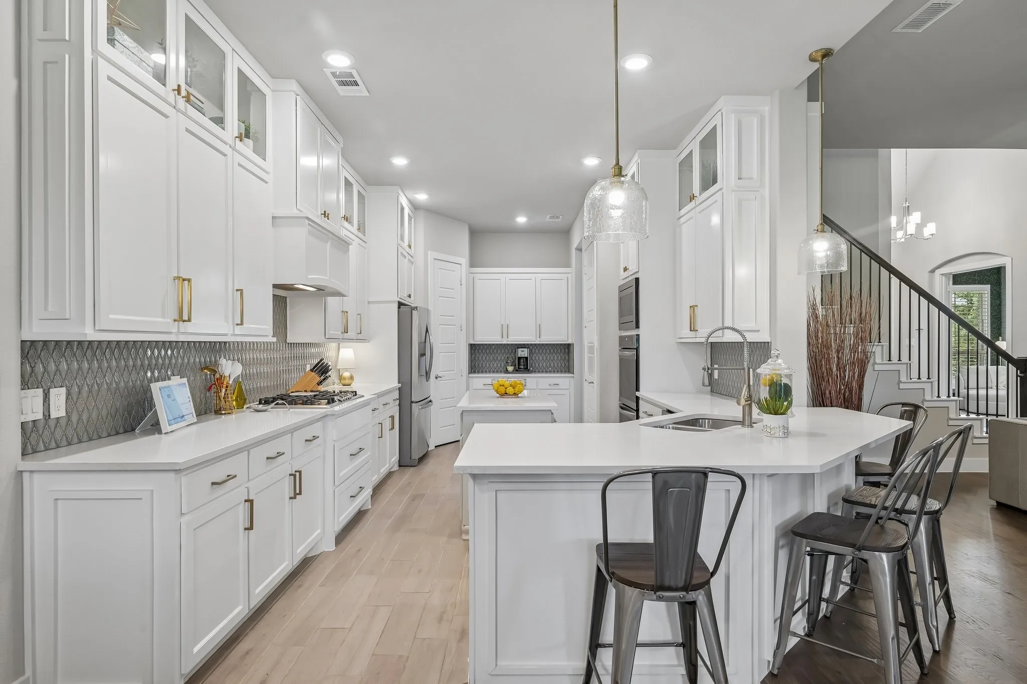 Single Family Residence For Sale in Rockwall County , 204 Falcon Point Drive, Heath, Texas 75032, 4 Bedroom, 4 Bathroom, 3 Garage spaces, 3,618 Sqft, built in 2019, mls#21373964, Real Estate Agent in Heath, Homes For Sale in Rockwall county, Homes For Sale in Heath, Realtor in Heath Texas, Real Estate Brokerage Independent Realty Texas, Luminita Cordes Realtor