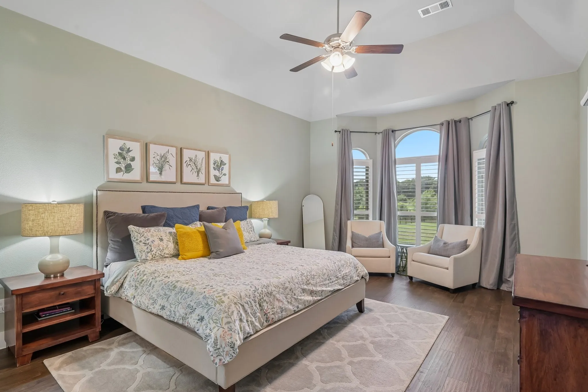 Single Family Residence For Sale in Rockwall County , 204 Falcon Point Drive, Heath, Texas 75032, 4 Bedroom, 4 Bathroom, 3 Garage spaces, 3,618 Sqft, built in 2019, mls#21373964, Real Estate Agent in Heath, Homes For Sale in Rockwall county, Homes For Sale in Heath, Realtor in Heath Texas, Real Estate Brokerage Independent Realty Texas, Luminita Cordes Realtor