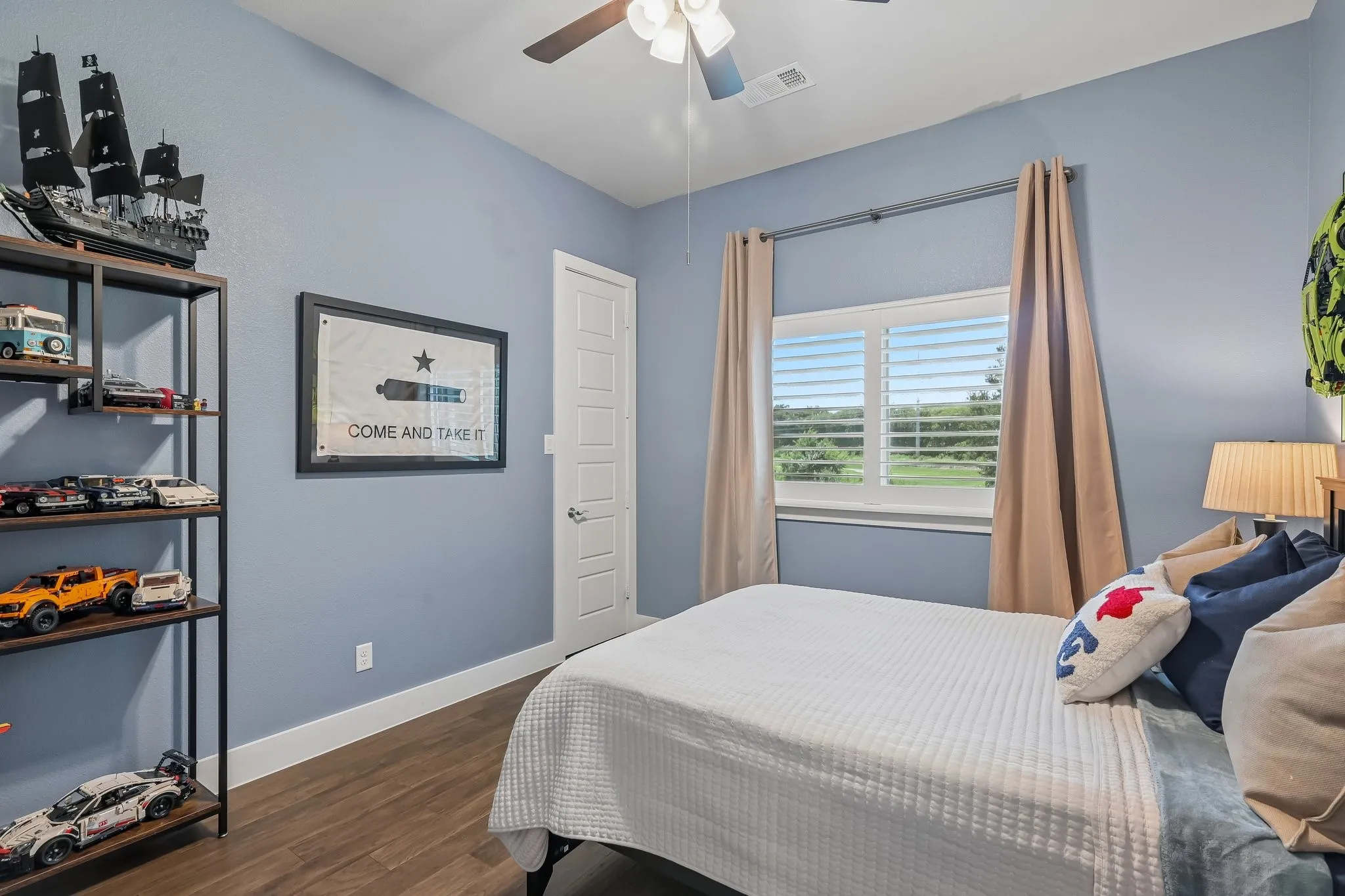 Single Family Residence For Sale in Rockwall County , 204 Falcon Point Drive, Heath, Texas 75032, 4 Bedroom, 4 Bathroom, 3 Garage spaces, 3,618 Sqft, built in 2019, mls#21373964, Real Estate Agent in Heath, Homes For Sale in Rockwall county, Homes For Sale in Heath, Realtor in Heath Texas, Real Estate Brokerage Independent Realty Texas, Luminita Cordes Realtor