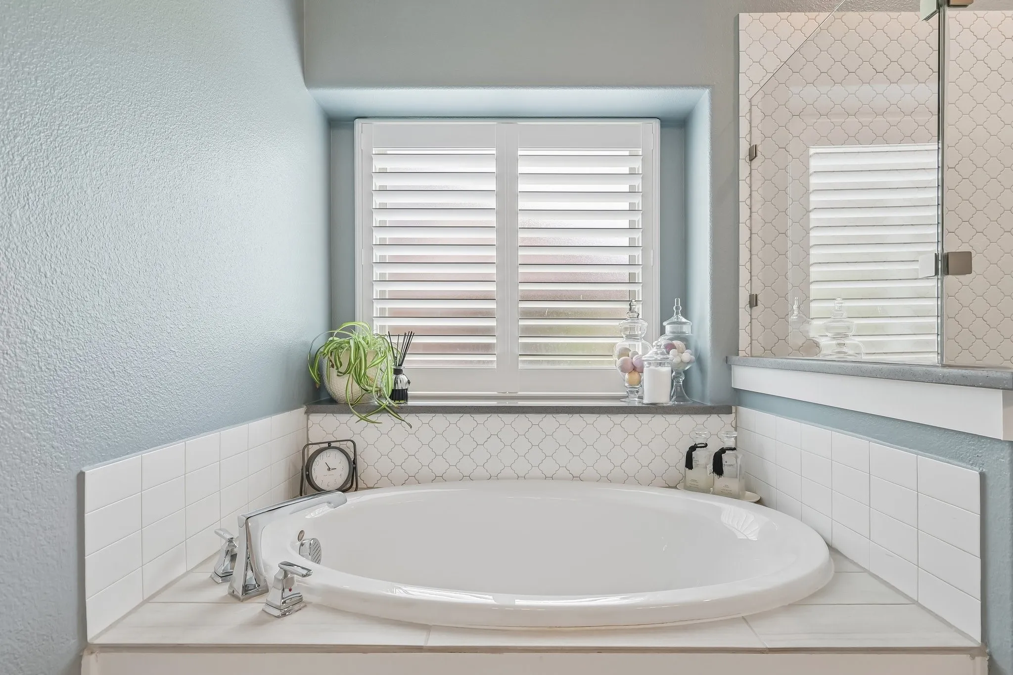 Single Family Residence For Sale in Rockwall County , 204 Falcon Point Drive, Heath, Texas 75032, 4 Bedroom, 4 Bathroom, 3 Garage spaces, 3,618 Sqft, built in 2019, mls#21373964, Real Estate Agent in Heath, Homes For Sale in Rockwall county, Homes For Sale in Heath, Realtor in Heath Texas, Real Estate Brokerage Independent Realty Texas, Luminita Cordes Realtor