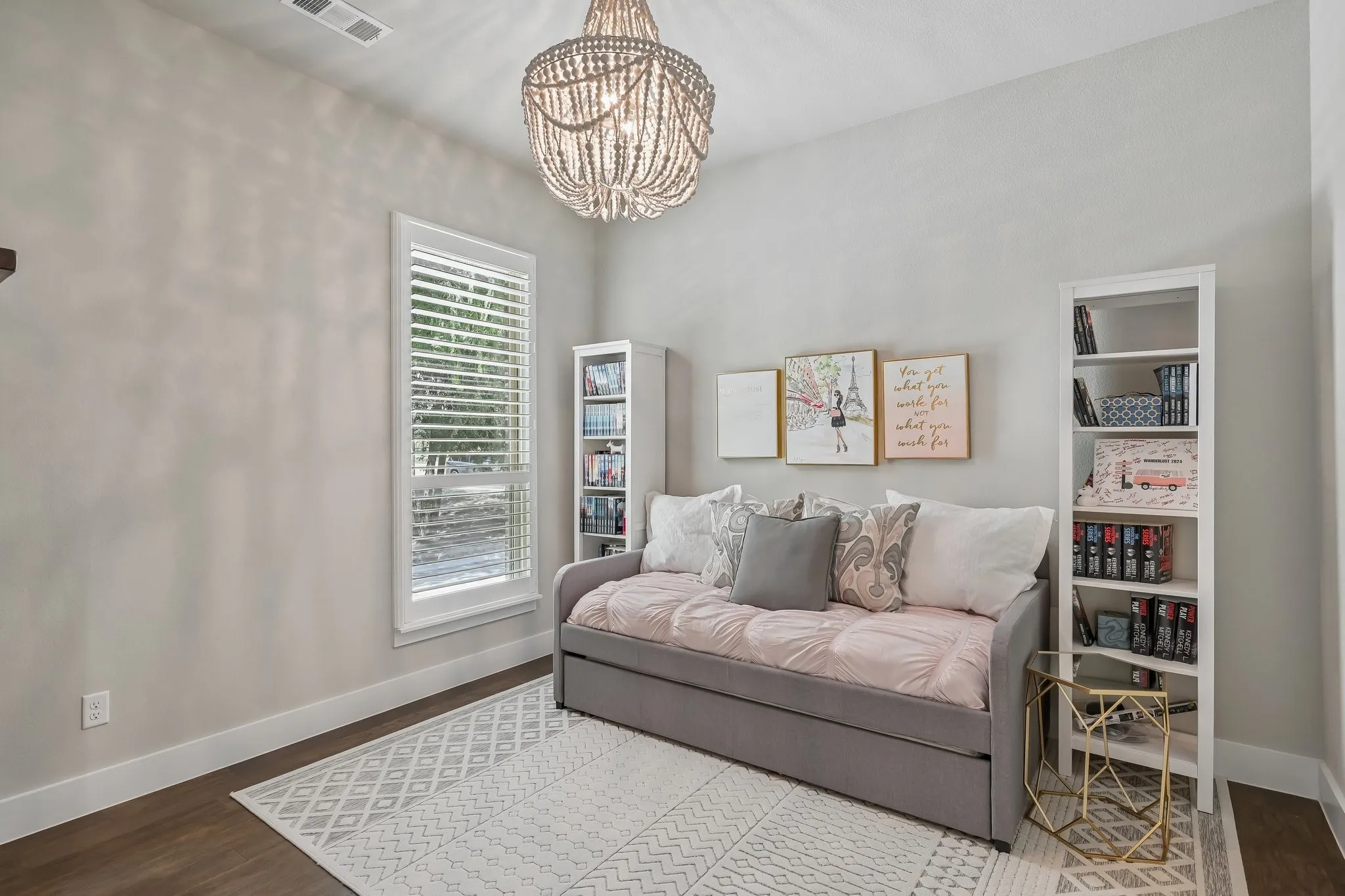 Single Family Residence For Sale in Rockwall County , 204 Falcon Point Drive, Heath, Texas 75032, 4 Bedroom, 4 Bathroom, 3 Garage spaces, 3,618 Sqft, built in 2019, mls#21373964, Real Estate Agent in Heath, Homes For Sale in Rockwall county, Homes For Sale in Heath, Realtor in Heath Texas, Real Estate Brokerage Independent Realty Texas, Luminita Cordes Realtor