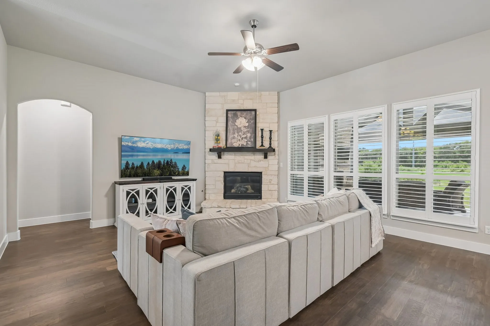 Single Family Residence For Sale in Rockwall County , 204 Falcon Point Drive, Heath, Texas 75032, 4 Bedroom, 4 Bathroom, 3 Garage spaces, 3,618 Sqft, built in 2019, mls#21373964, Real Estate Agent in Heath, Homes For Sale in Rockwall county, Homes For Sale in Heath, Realtor in Heath Texas, Real Estate Brokerage Independent Realty Texas, Luminita Cordes Realtor