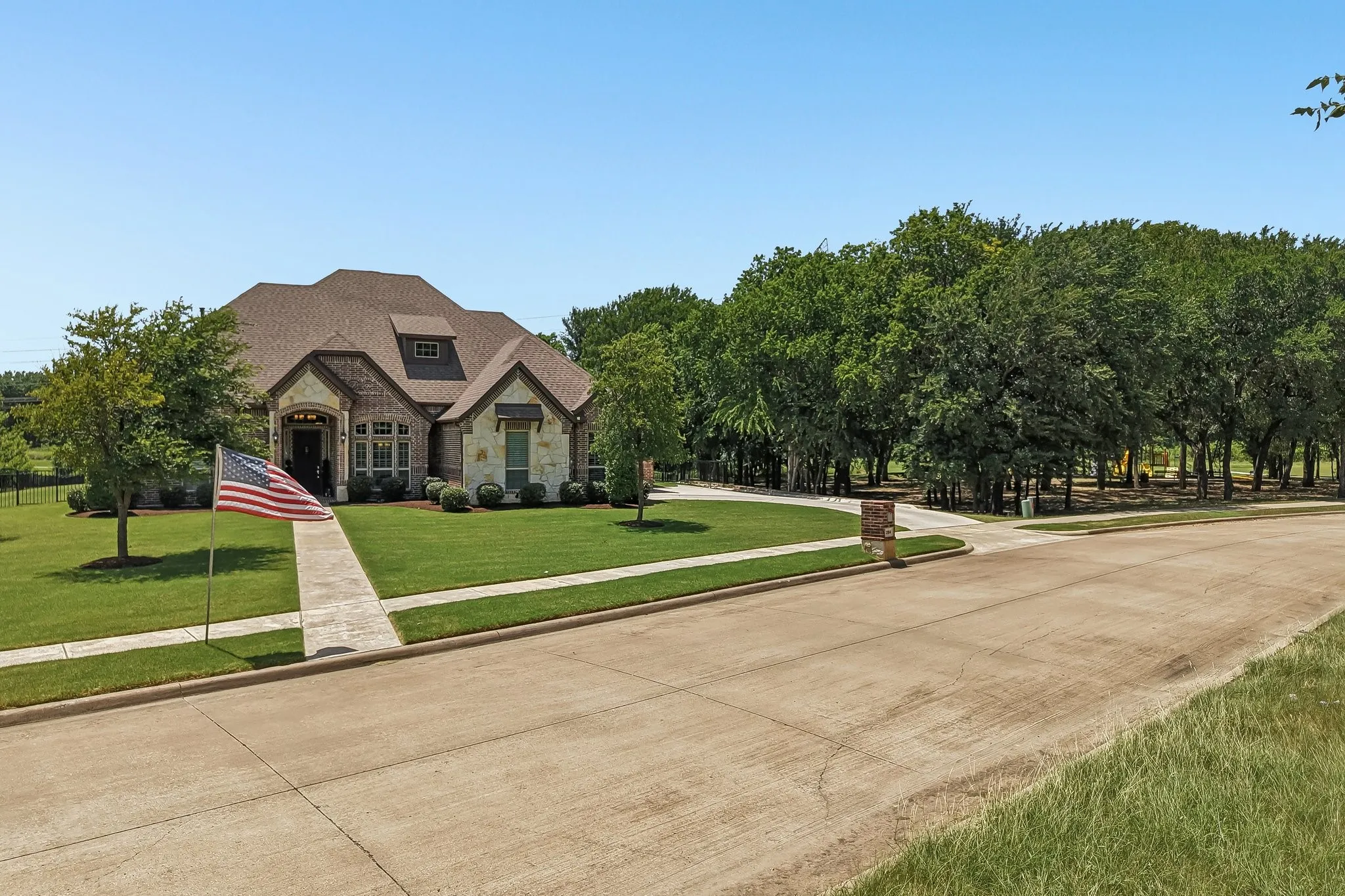 Single Family Residence For Sale in Rockwall County , 204 Falcon Point Drive, Heath, Texas 75032, 4 Bedroom, 4 Bathroom, 3 Garage spaces, 3,618 Sqft, built in 2019, mls#21373964, Real Estate Agent in Heath, Homes For Sale in Rockwall county, Homes For Sale in Heath, Realtor in Heath Texas, Real Estate Brokerage Independent Realty Texas, Luminita Cordes Realtor