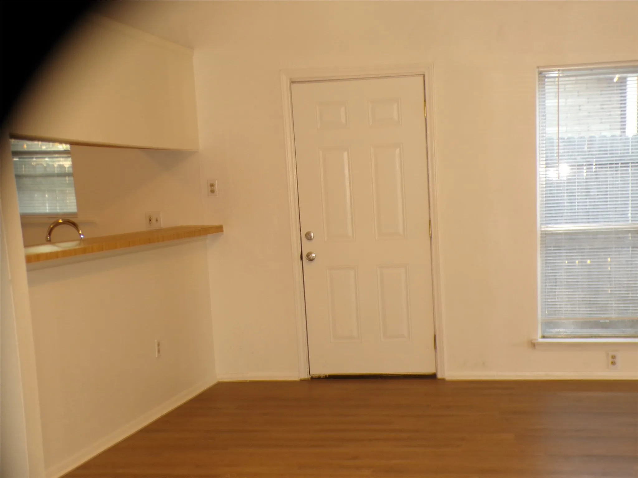 Duplex For Rent in Dallas County , 1464 Brook Meadow Circle, Lancaster, Texas 75134, 3 Bedroom, 2 Bathroom, Garage spaces, 1,140 Sqft, built in 1983, mls#21374050, Real Estate Agent in Lancaster, Homes For Rent in Dallas county, Homes For Rent in Lancaster, Realtor in Lancaster Texas, Real Estate Brokerage Independent Realty Texas, Luminita Cordes Realtor