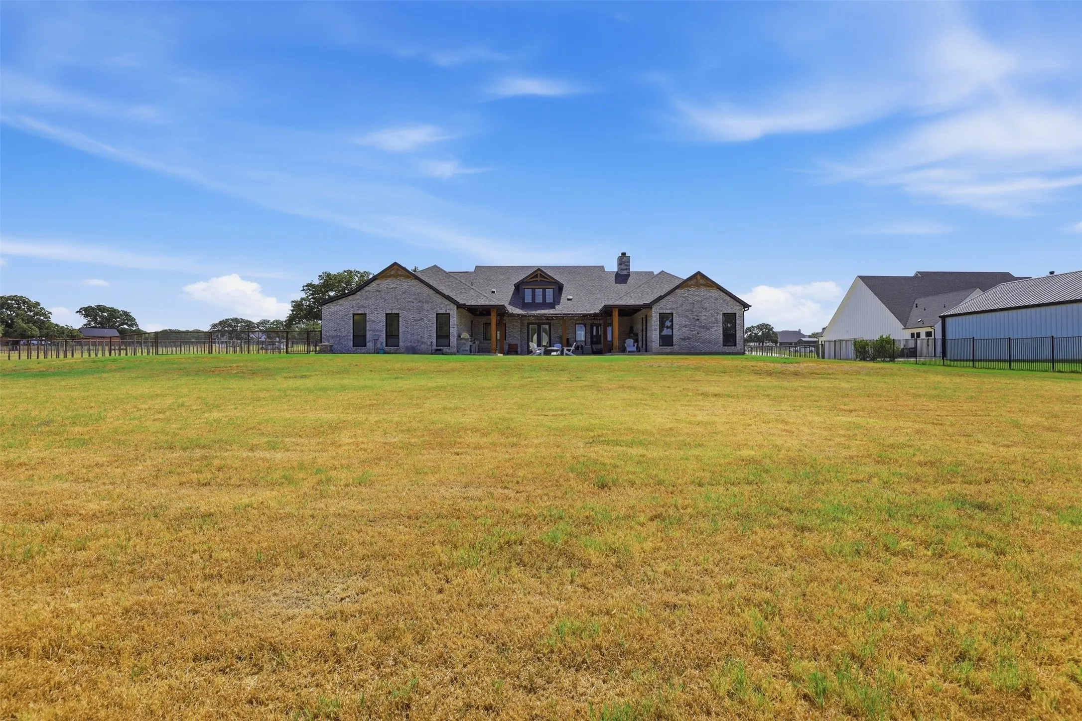 Single Family Residence For Sale in Parker County , 2017 Pinetree Post, Weatherford, Texas 76087, 4 Bedroom, 5 Bathroom, 3 Garage spaces, 3,426 Sqft, built in 2023, mls#21373769, Real Estate Agent in Weatherford, Homes For Sale in Parker county, Homes For Sale in Weatherford, Realtor in Weatherford Texas, Real Estate Brokerage Independent Realty Texas, Luminita Cordes Realtor