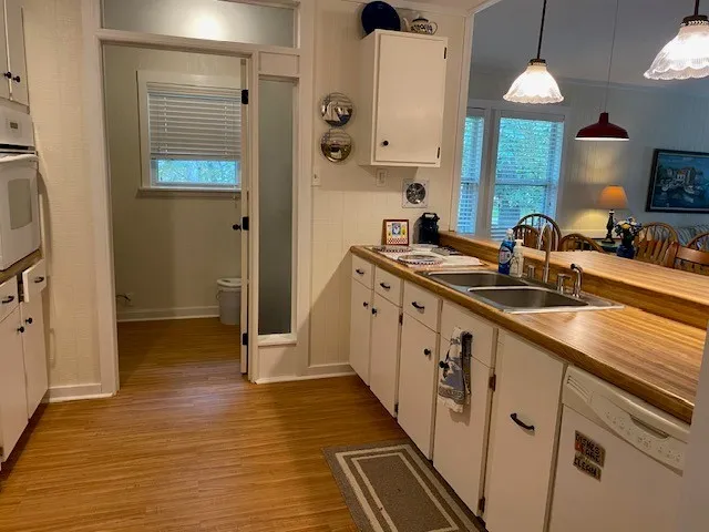 Single Family Residence For Sale in Henderson County , 3347 Bandera Street, Athens, Texas 75752, 3 Bedroom, 3 Bathroom, Garage spaces, 1,422 Sqft, built in 1987, mls#21374052, Real Estate Agent in Athens, Homes For Sale in Henderson county, Homes For Sale in Athens, Realtor in Athens Texas, Real Estate Brokerage Independent Realty Texas, Luminita Cordes Realtor