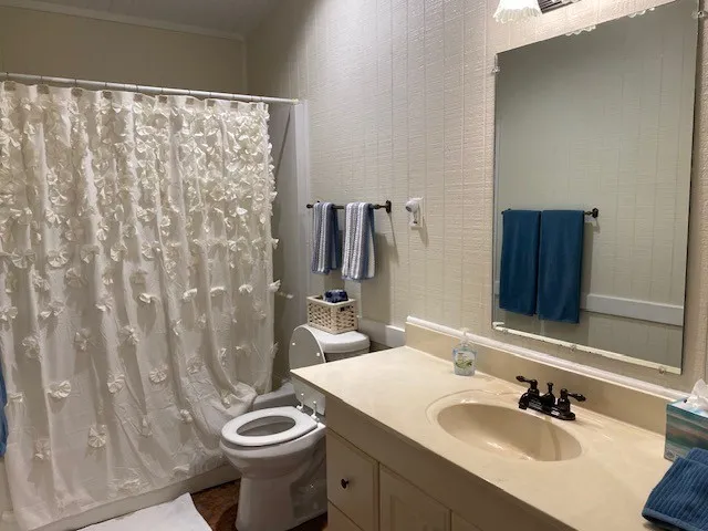Single Family Residence For Sale in Henderson County , 3347 Bandera Street, Athens, Texas 75752, 3 Bedroom, 3 Bathroom, Garage spaces, 1,422 Sqft, built in 1987, mls#21374052, Real Estate Agent in Athens, Homes For Sale in Henderson county, Homes For Sale in Athens, Realtor in Athens Texas, Real Estate Brokerage Independent Realty Texas, Luminita Cordes Realtor