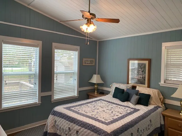 Single Family Residence For Sale in Henderson County , 3347 Bandera Street, Athens, Texas 75752, 3 Bedroom, 3 Bathroom, Garage spaces, 1,422 Sqft, built in 1987, mls#21374052, Real Estate Agent in Athens, Homes For Sale in Henderson county, Homes For Sale in Athens, Realtor in Athens Texas, Real Estate Brokerage Independent Realty Texas, Luminita Cordes Realtor
