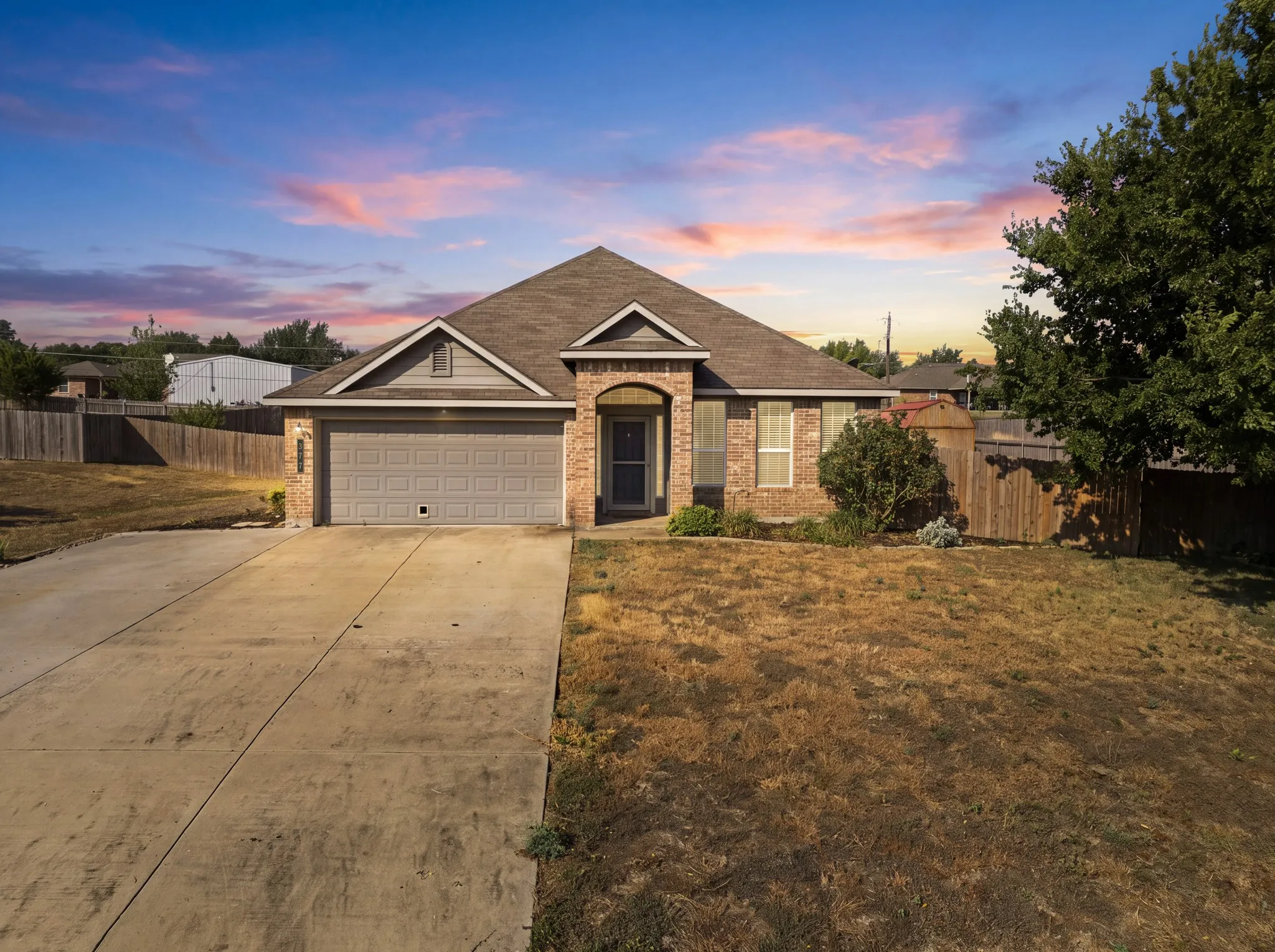 Single Family Residence For Sale in Mc Lennan County , 377 Milky Way Road, Bruceville Eddy, Texas 76630, 3 Bedroom, 2 Bathroom, 2 Garage spaces, 1,868 Sqft, built in 2015, mls#21369968, Real Estate Agent in Bruceville Eddy, Homes For Sale in Mc Lennan county, Homes For Sale in Bruceville Eddy, Realtor in Bruceville Eddy Texas, Real Estate Brokerage Independent Realty Texas, Luminita Cordes Realtor