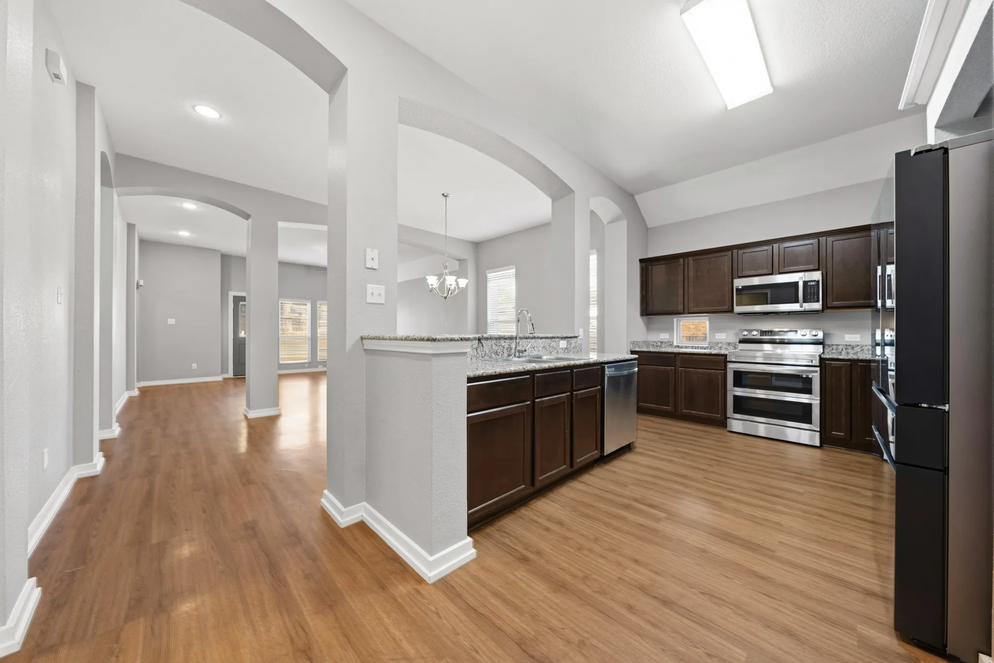 Single Family Residence For Sale in Mc Lennan County , 377 Milky Way Road, Bruceville Eddy, Texas 76630, 3 Bedroom, 2 Bathroom, 2 Garage spaces, 1,868 Sqft, built in 2015, mls#21369968, Real Estate Agent in Bruceville Eddy, Homes For Sale in Mc Lennan county, Homes For Sale in Bruceville Eddy, Realtor in Bruceville Eddy Texas, Real Estate Brokerage Independent Realty Texas, Luminita Cordes Realtor