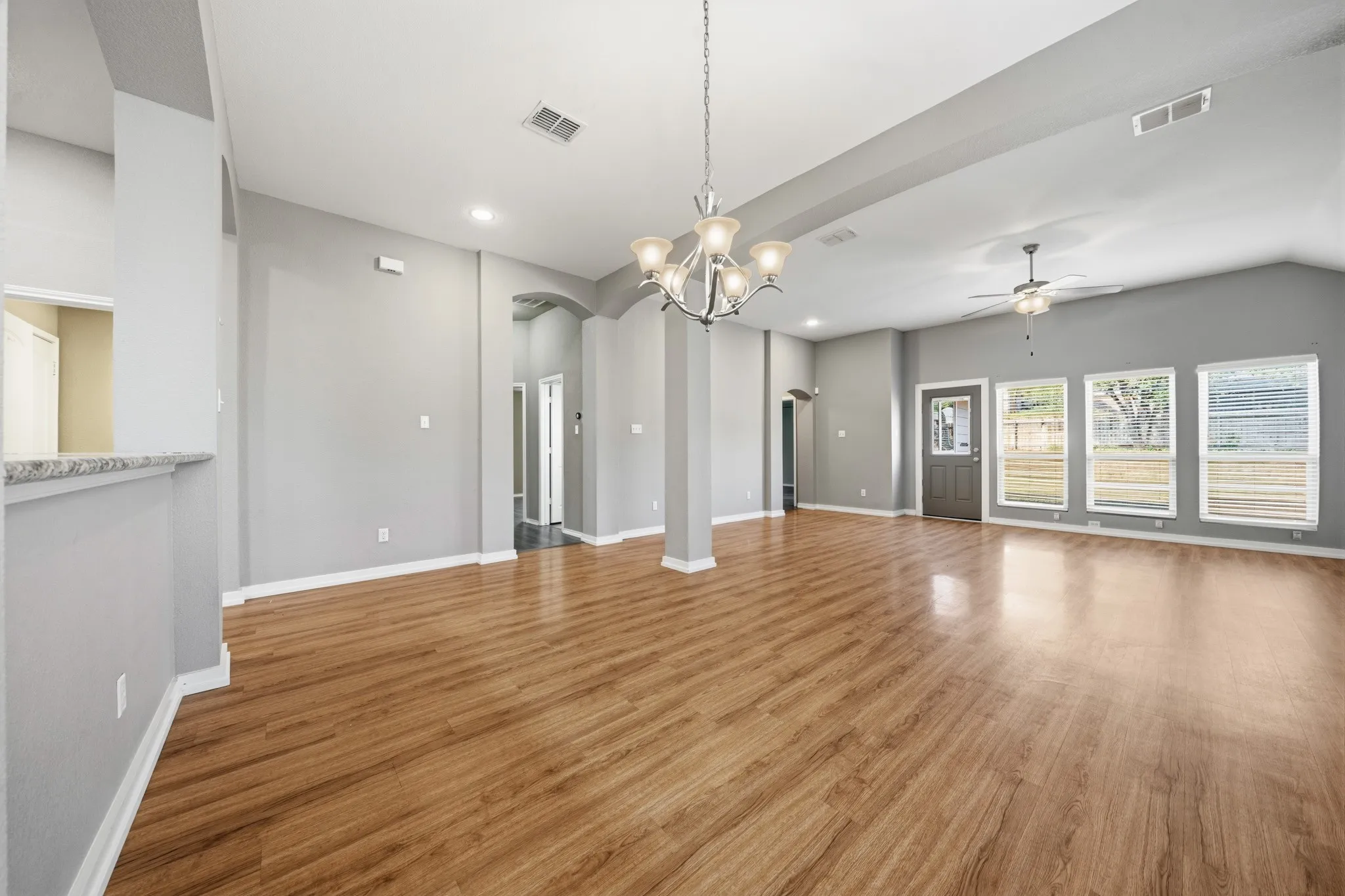Single Family Residence For Sale in Mc Lennan County , 377 Milky Way Road, Bruceville Eddy, Texas 76630, 3 Bedroom, 2 Bathroom, 2 Garage spaces, 1,868 Sqft, built in 2015, mls#21369968, Real Estate Agent in Bruceville Eddy, Homes For Sale in Mc Lennan county, Homes For Sale in Bruceville Eddy, Realtor in Bruceville Eddy Texas, Real Estate Brokerage Independent Realty Texas, Luminita Cordes Realtor