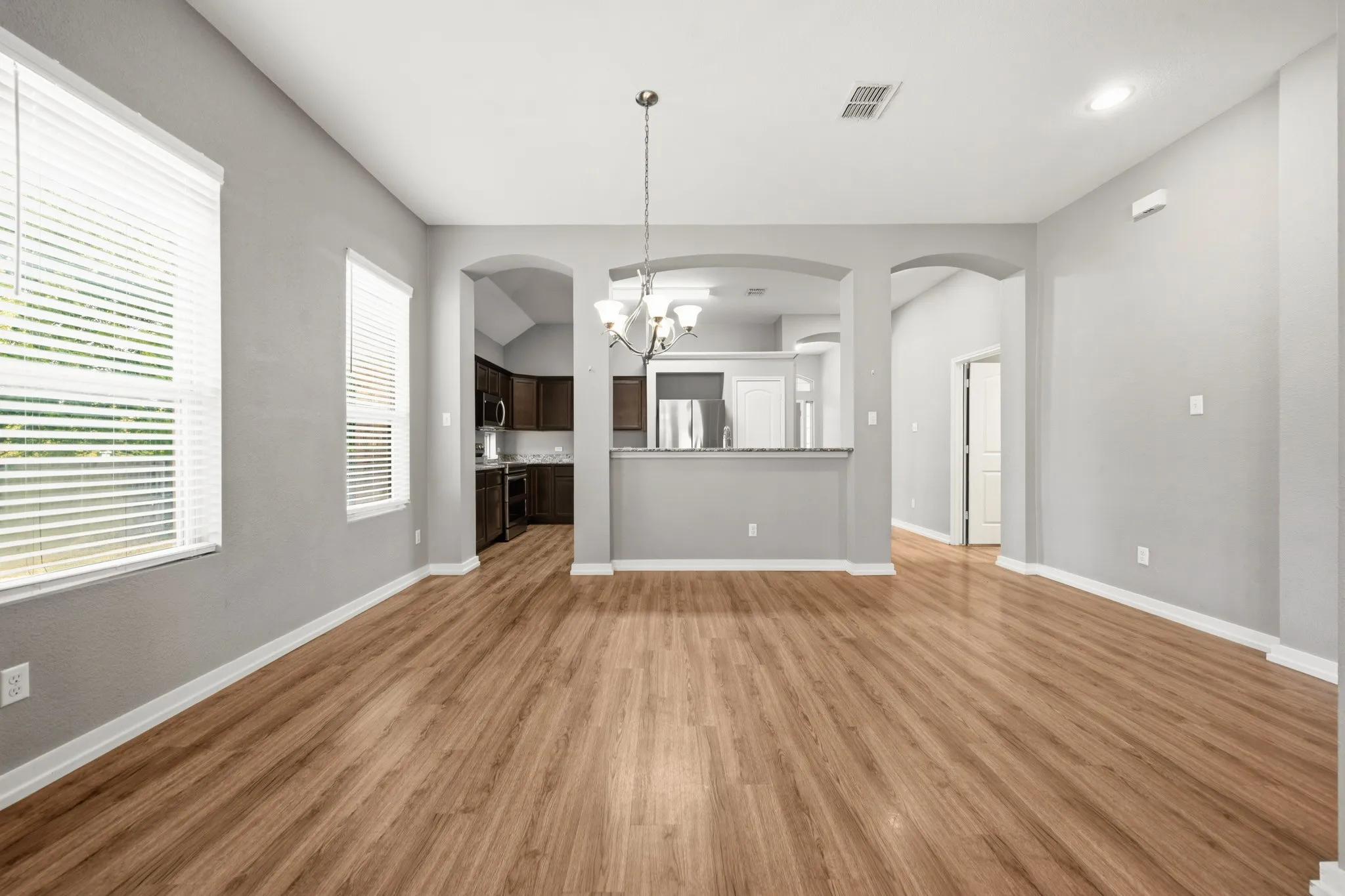 Single Family Residence For Sale in Mc Lennan County , 377 Milky Way Road, Bruceville Eddy, Texas 76630, 3 Bedroom, 2 Bathroom, 2 Garage spaces, 1,868 Sqft, built in 2015, mls#21369968, Real Estate Agent in Bruceville Eddy, Homes For Sale in Mc Lennan county, Homes For Sale in Bruceville Eddy, Realtor in Bruceville Eddy Texas, Real Estate Brokerage Independent Realty Texas, Luminita Cordes Realtor