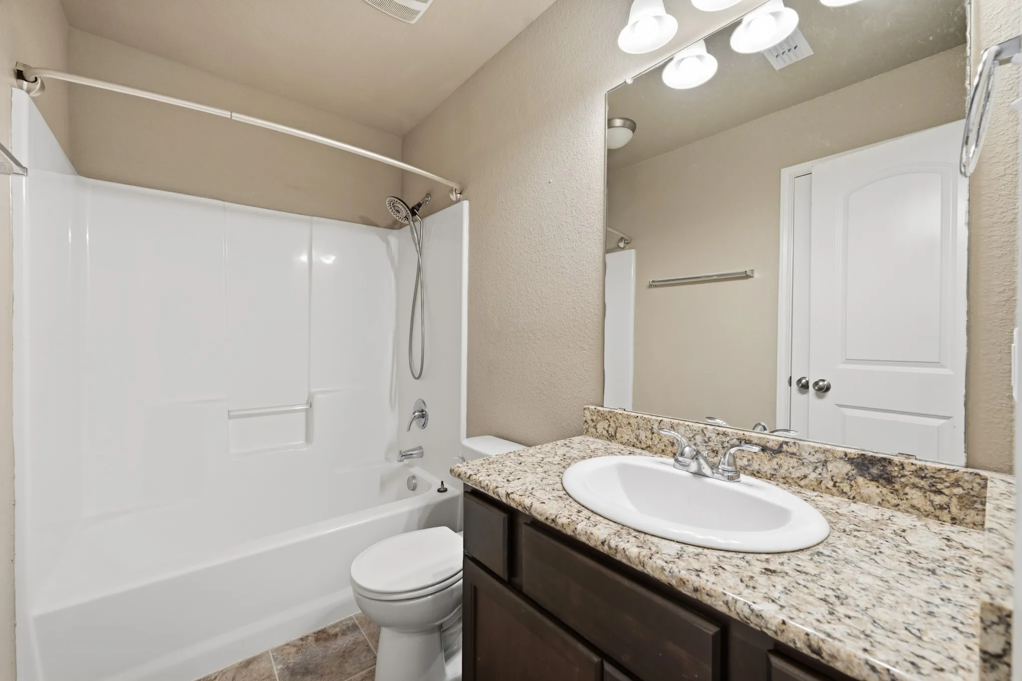 Single Family Residence For Sale in Mc Lennan County , 377 Milky Way Road, Bruceville Eddy, Texas 76630, 3 Bedroom, 2 Bathroom, 2 Garage spaces, 1,868 Sqft, built in 2015, mls#21369968, Real Estate Agent in Bruceville Eddy, Homes For Sale in Mc Lennan county, Homes For Sale in Bruceville Eddy, Realtor in Bruceville Eddy Texas, Real Estate Brokerage Independent Realty Texas, Luminita Cordes Realtor