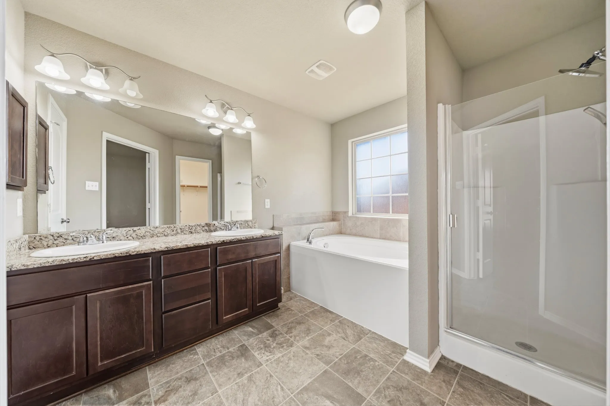 Single Family Residence For Sale in Mc Lennan County , 377 Milky Way Road, Bruceville Eddy, Texas 76630, 3 Bedroom, 2 Bathroom, 2 Garage spaces, 1,868 Sqft, built in 2015, mls#21369968, Real Estate Agent in Bruceville Eddy, Homes For Sale in Mc Lennan county, Homes For Sale in Bruceville Eddy, Realtor in Bruceville Eddy Texas, Real Estate Brokerage Independent Realty Texas, Luminita Cordes Realtor