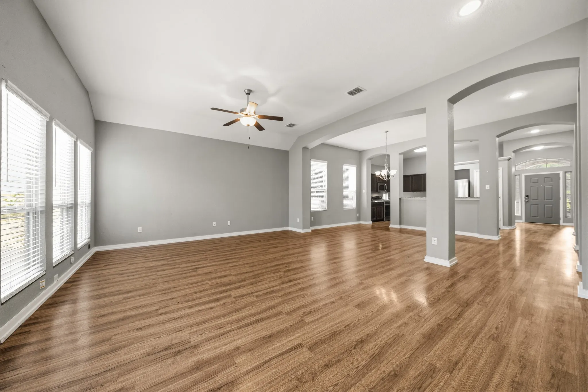 Single Family Residence For Sale in Mc Lennan County , 377 Milky Way Road, Bruceville Eddy, Texas 76630, 3 Bedroom, 2 Bathroom, 2 Garage spaces, 1,868 Sqft, built in 2015, mls#21369968, Real Estate Agent in Bruceville Eddy, Homes For Sale in Mc Lennan county, Homes For Sale in Bruceville Eddy, Realtor in Bruceville Eddy Texas, Real Estate Brokerage Independent Realty Texas, Luminita Cordes Realtor
