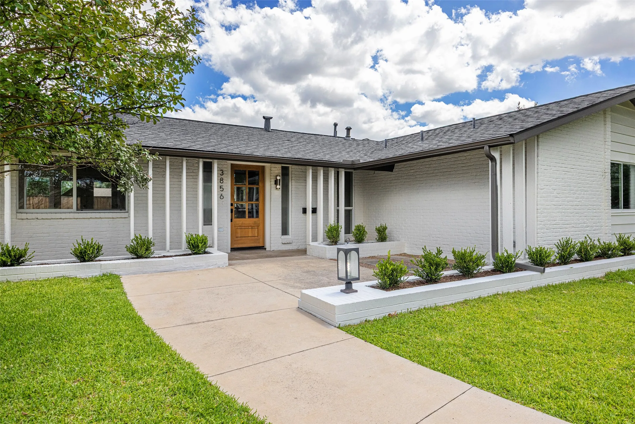 Single Family Residence For Sale in Dallas County , 3856 Antigua Drive, Dallas, Texas 75244, 4 Bedroom, 3 Bathroom, 2 Garage spaces, 2,237 Sqft, built in 1968, mls#21374047, Real Estate Agent in Dallas, Homes For Sale in Dallas county, Homes For Sale in Dallas, Realtor in Dallas Texas, Real Estate Brokerage Independent Realty Texas, Luminita Cordes Realtor