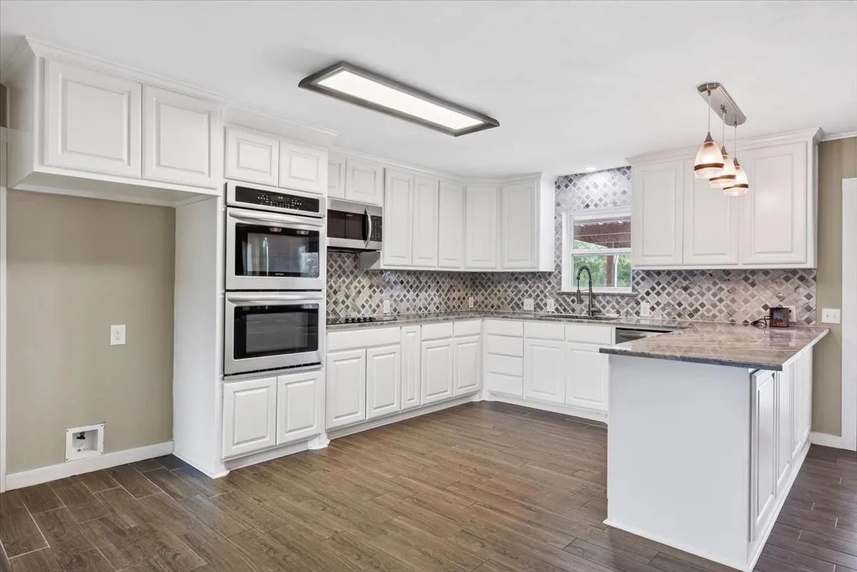 Single Family Residence For Sale in Henderson County , 621 FM 3441, Malakoff, Texas 75148, 4 Bedroom, 3 Bathroom, Garage spaces, 1,792 Sqft, built in 1963, mls#21374059, Real Estate Agent in Malakoff, Homes For Sale in Henderson county, Homes For Sale in Malakoff, Realtor in Malakoff Texas, Real Estate Brokerage Independent Realty Texas, Luminita Cordes Realtor