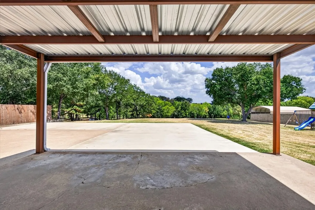 Single Family Residence For Sale in Henderson County , 621 FM 3441, Malakoff, Texas 75148, 4 Bedroom, 3 Bathroom, Garage spaces, 1,792 Sqft, built in 1963, mls#21374059, Real Estate Agent in Malakoff, Homes For Sale in Henderson county, Homes For Sale in Malakoff, Realtor in Malakoff Texas, Real Estate Brokerage Independent Realty Texas, Luminita Cordes Realtor