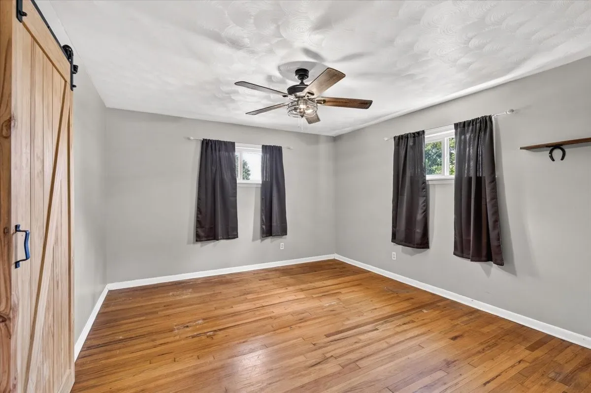 Single Family Residence For Sale in Henderson County , 621 FM 3441, Malakoff, Texas 75148, 4 Bedroom, 3 Bathroom, Garage spaces, 1,792 Sqft, built in 1963, mls#21374059, Real Estate Agent in Malakoff, Homes For Sale in Henderson county, Homes For Sale in Malakoff, Realtor in Malakoff Texas, Real Estate Brokerage Independent Realty Texas, Luminita Cordes Realtor