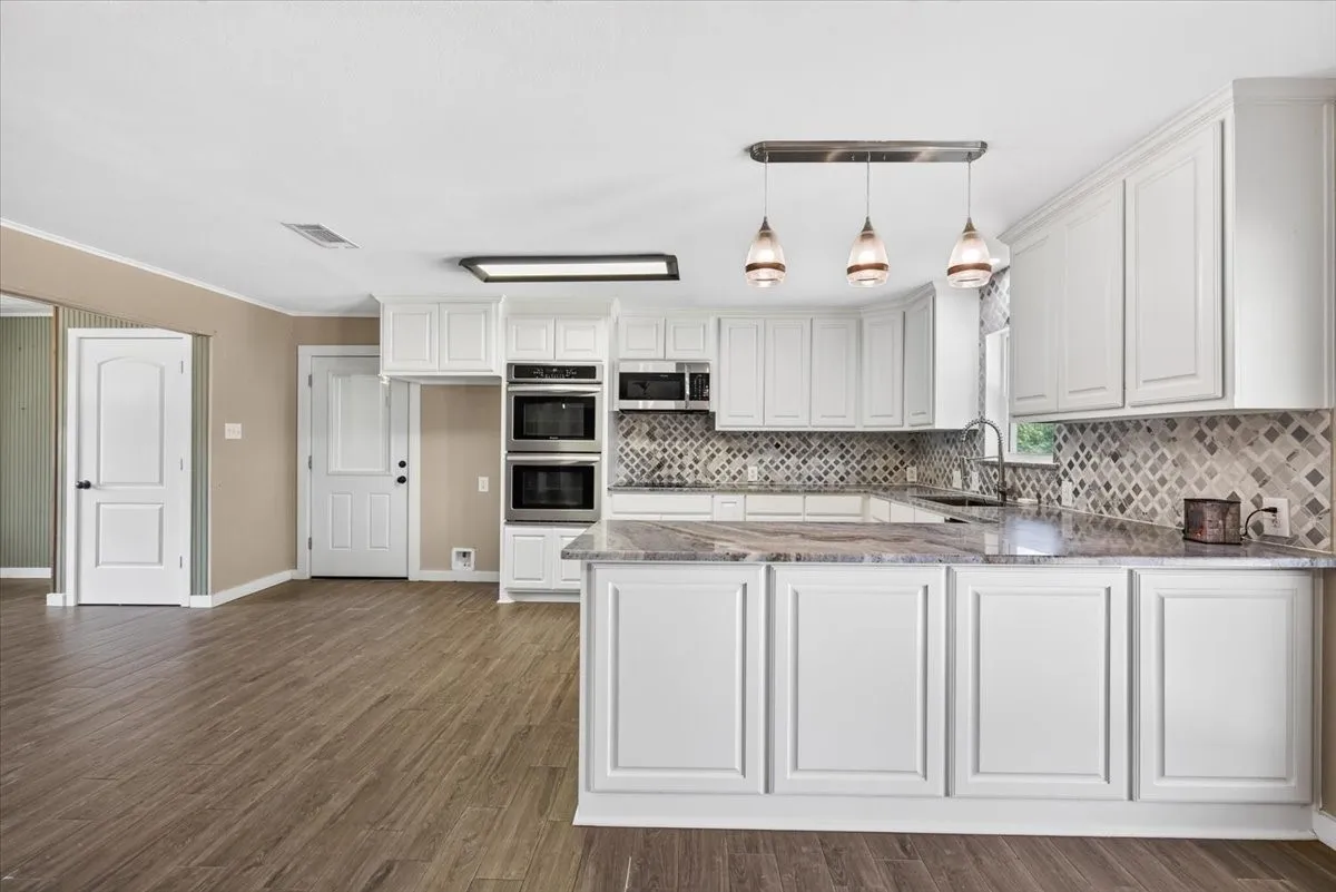 Single Family Residence For Sale in Henderson County , 621 FM 3441, Malakoff, Texas 75148, 4 Bedroom, 3 Bathroom, Garage spaces, 1,792 Sqft, built in 1963, mls#21374059, Real Estate Agent in Malakoff, Homes For Sale in Henderson county, Homes For Sale in Malakoff, Realtor in Malakoff Texas, Real Estate Brokerage Independent Realty Texas, Luminita Cordes Realtor