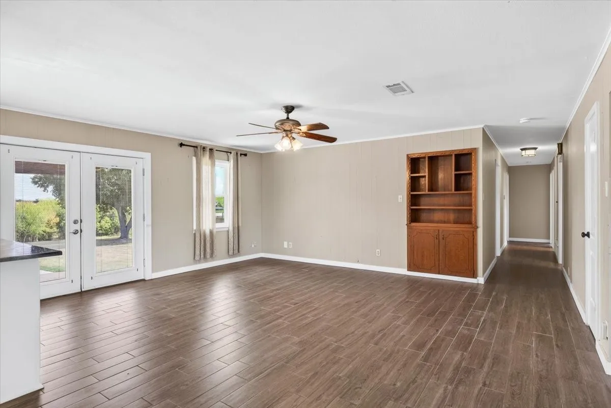 Single Family Residence For Sale in Henderson County , 621 FM 3441, Malakoff, Texas 75148, 4 Bedroom, 3 Bathroom, Garage spaces, 1,792 Sqft, built in 1963, mls#21374059, Real Estate Agent in Malakoff, Homes For Sale in Henderson county, Homes For Sale in Malakoff, Realtor in Malakoff Texas, Real Estate Brokerage Independent Realty Texas, Luminita Cordes Realtor