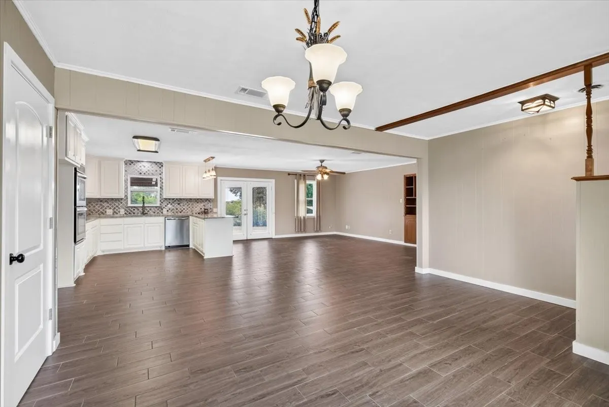 Single Family Residence For Sale in Henderson County , 621 FM 3441, Malakoff, Texas 75148, 4 Bedroom, 3 Bathroom, Garage spaces, 1,792 Sqft, built in 1963, mls#21374059, Real Estate Agent in Malakoff, Homes For Sale in Henderson county, Homes For Sale in Malakoff, Realtor in Malakoff Texas, Real Estate Brokerage Independent Realty Texas, Luminita Cordes Realtor