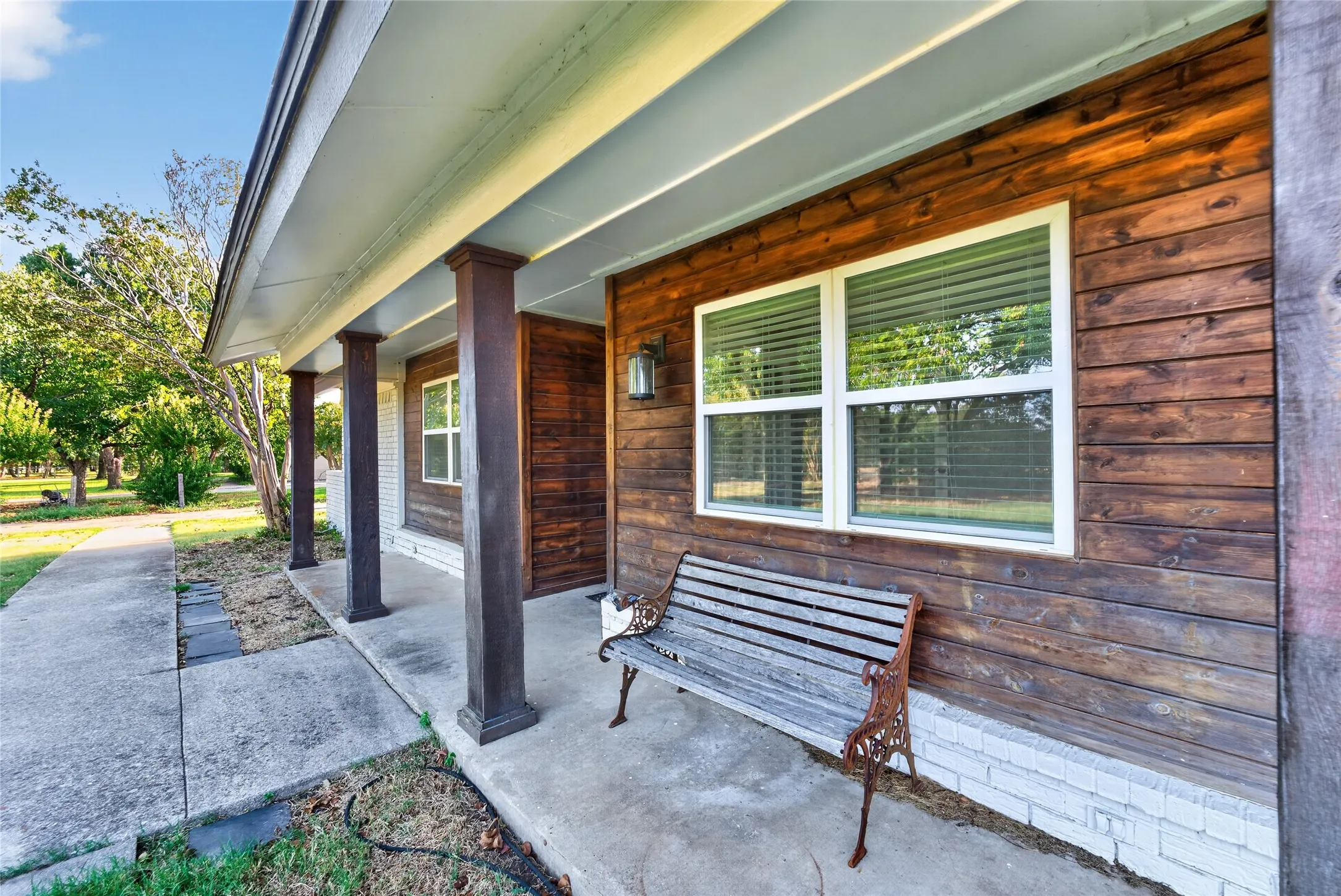 Single Family Residence For Rent in Collin County , 3903 Dublin Road, Parker, Texas 75002, 2 Bedroom, 2 Bathroom, 2 Garage spaces, 1,842 Sqft, built in 1976, mls#21374001, Real Estate Agent in Parker, Homes For Rent in Collin county, Homes For Rent in Parker, Realtor in Parker Texas, Real Estate Brokerage Independent Realty Texas, Luminita Cordes Realtor