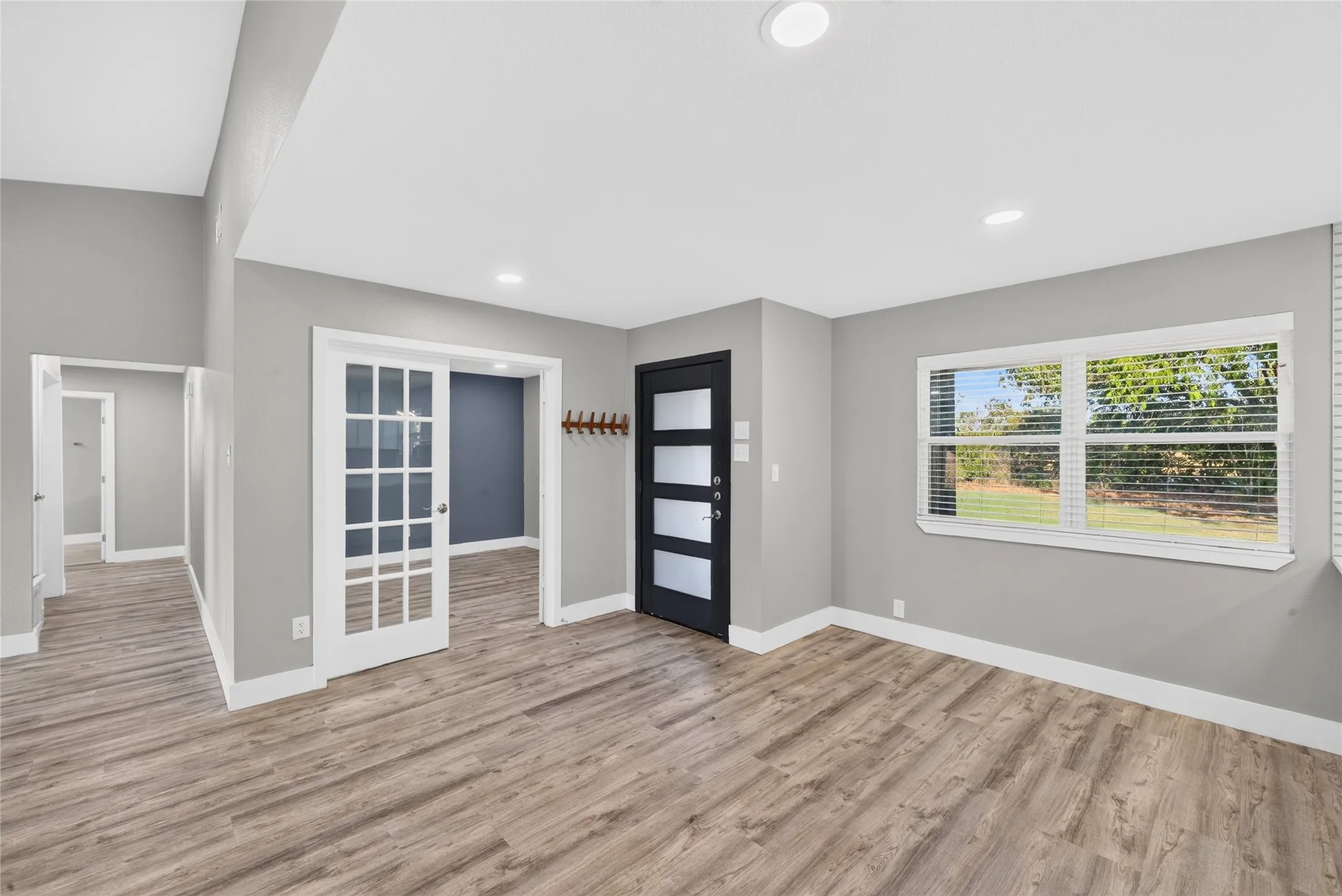 Single Family Residence For Rent in Collin County , 3903 Dublin Road, Parker, Texas 75002, 2 Bedroom, 2 Bathroom, 2 Garage spaces, 1,842 Sqft, built in 1976, mls#21374001, Real Estate Agent in Parker, Homes For Rent in Collin county, Homes For Rent in Parker, Realtor in Parker Texas, Real Estate Brokerage Independent Realty Texas, Luminita Cordes Realtor
