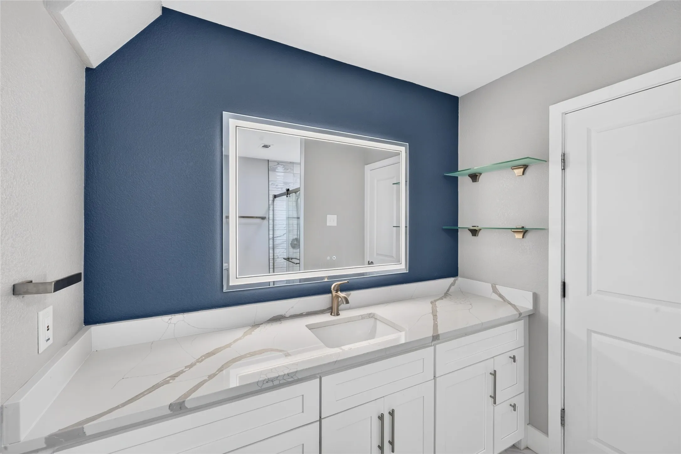 Single Family Residence For Rent in Collin County , 3903 Dublin Road, Parker, Texas 75002, 2 Bedroom, 2 Bathroom, 2 Garage spaces, 1,842 Sqft, built in 1976, mls#21374001, Real Estate Agent in Parker, Homes For Rent in Collin county, Homes For Rent in Parker, Realtor in Parker Texas, Real Estate Brokerage Independent Realty Texas, Luminita Cordes Realtor
