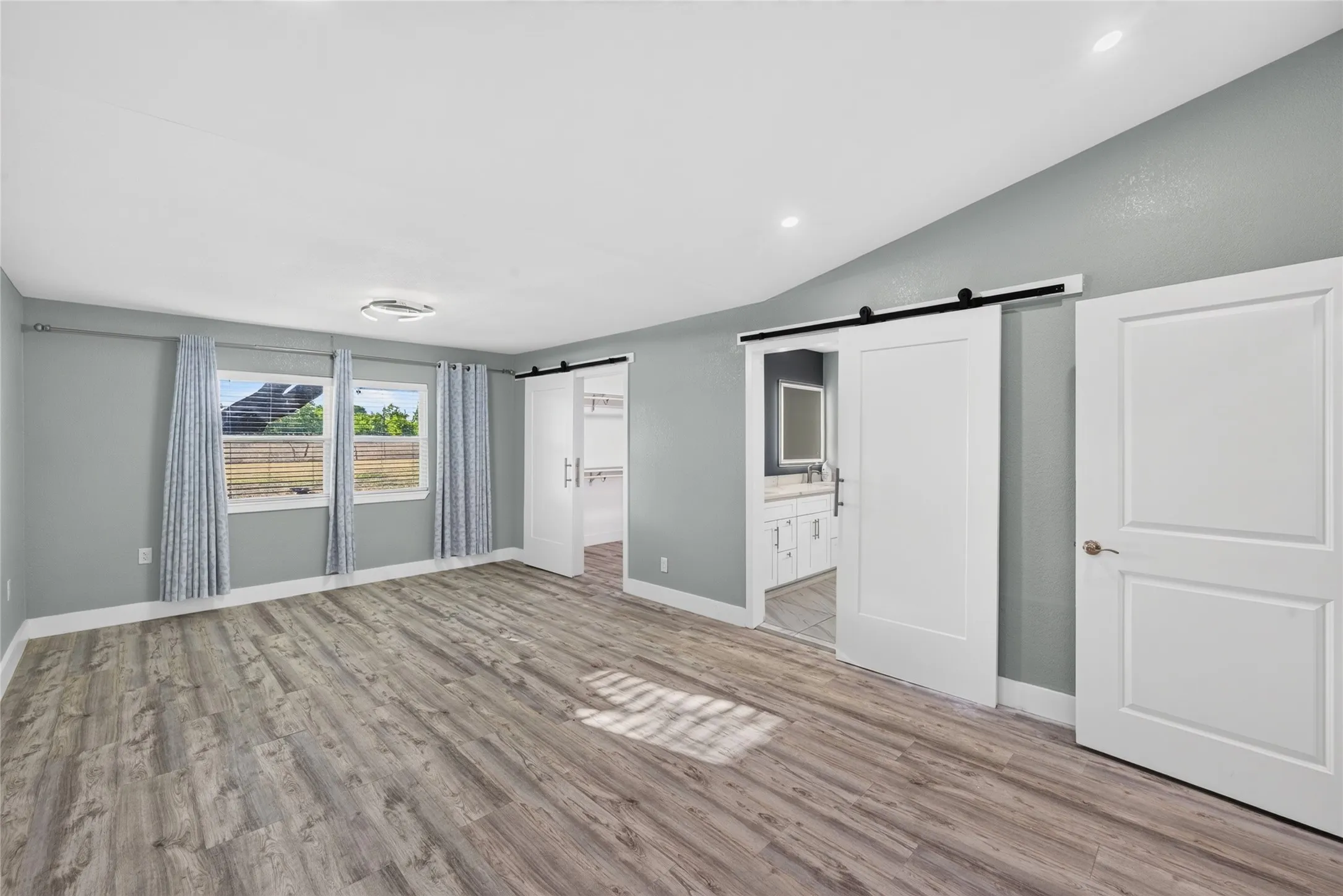 Single Family Residence For Rent in Collin County , 3903 Dublin Road, Parker, Texas 75002, 2 Bedroom, 2 Bathroom, 2 Garage spaces, 1,842 Sqft, built in 1976, mls#21374001, Real Estate Agent in Parker, Homes For Rent in Collin county, Homes For Rent in Parker, Realtor in Parker Texas, Real Estate Brokerage Independent Realty Texas, Luminita Cordes Realtor