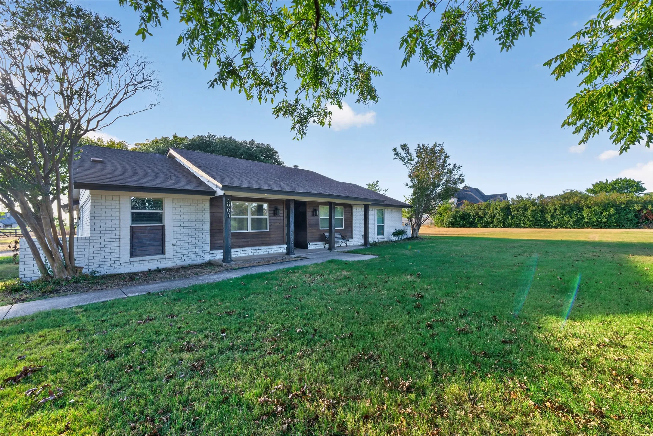 Single Family Residence For Rent in Collin County , 3903 Dublin Road, Parker, Texas 75002, 2 Bedroom, 2 Bathroom, 2 Garage spaces, 1,842 Sqft, built in 1976, mls#21374001, Real Estate Agent in Parker, Homes For Rent in Collin county, Homes For Rent in Parker, Realtor in Parker Texas, Real Estate Brokerage Independent Realty Texas, Luminita Cordes Realtor