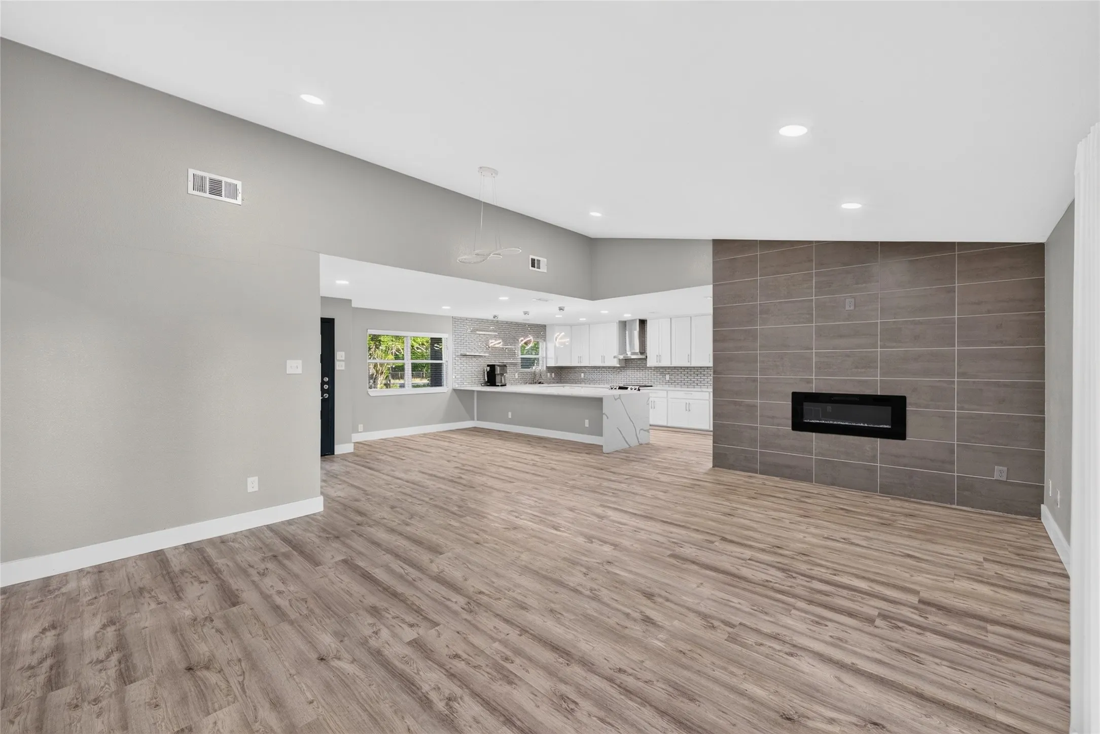 Single Family Residence For Rent in Collin County , 3903 Dublin Road, Parker, Texas 75002, 2 Bedroom, 2 Bathroom, 2 Garage spaces, 1,842 Sqft, built in 1976, mls#21374001, Real Estate Agent in Parker, Homes For Rent in Collin county, Homes For Rent in Parker, Realtor in Parker Texas, Real Estate Brokerage Independent Realty Texas, Luminita Cordes Realtor