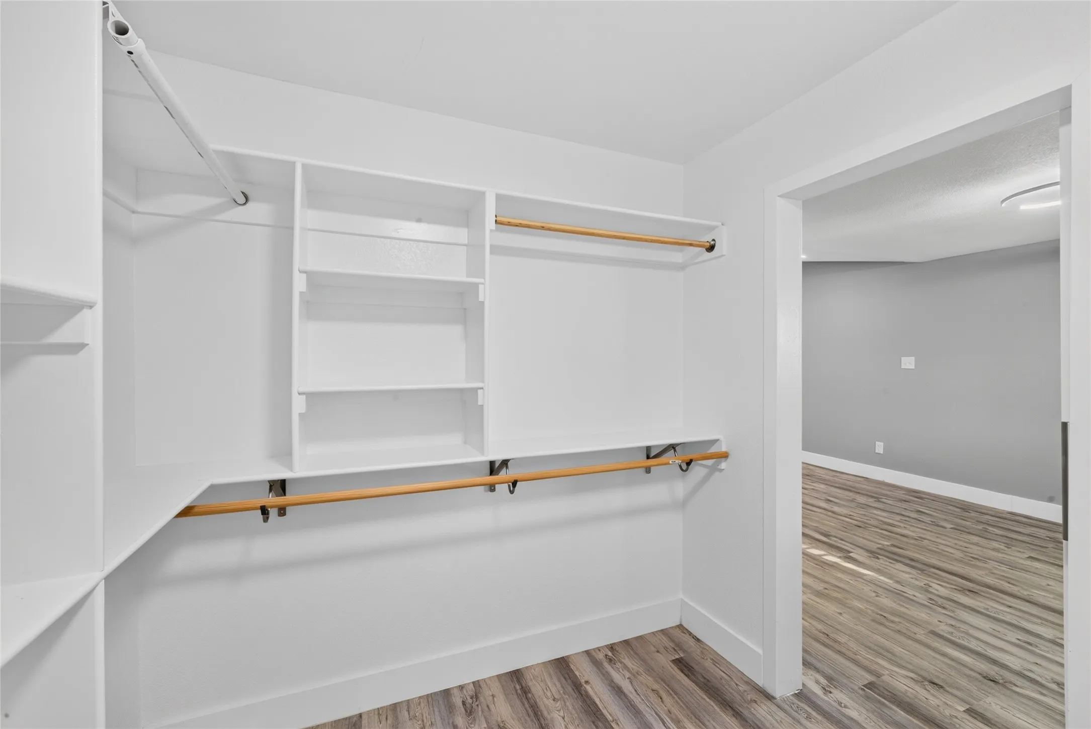 Single Family Residence For Rent in Collin County , 3903 Dublin Road, Parker, Texas 75002, 2 Bedroom, 2 Bathroom, 2 Garage spaces, 1,842 Sqft, built in 1976, mls#21374001, Real Estate Agent in Parker, Homes For Rent in Collin county, Homes For Rent in Parker, Realtor in Parker Texas, Real Estate Brokerage Independent Realty Texas, Luminita Cordes Realtor