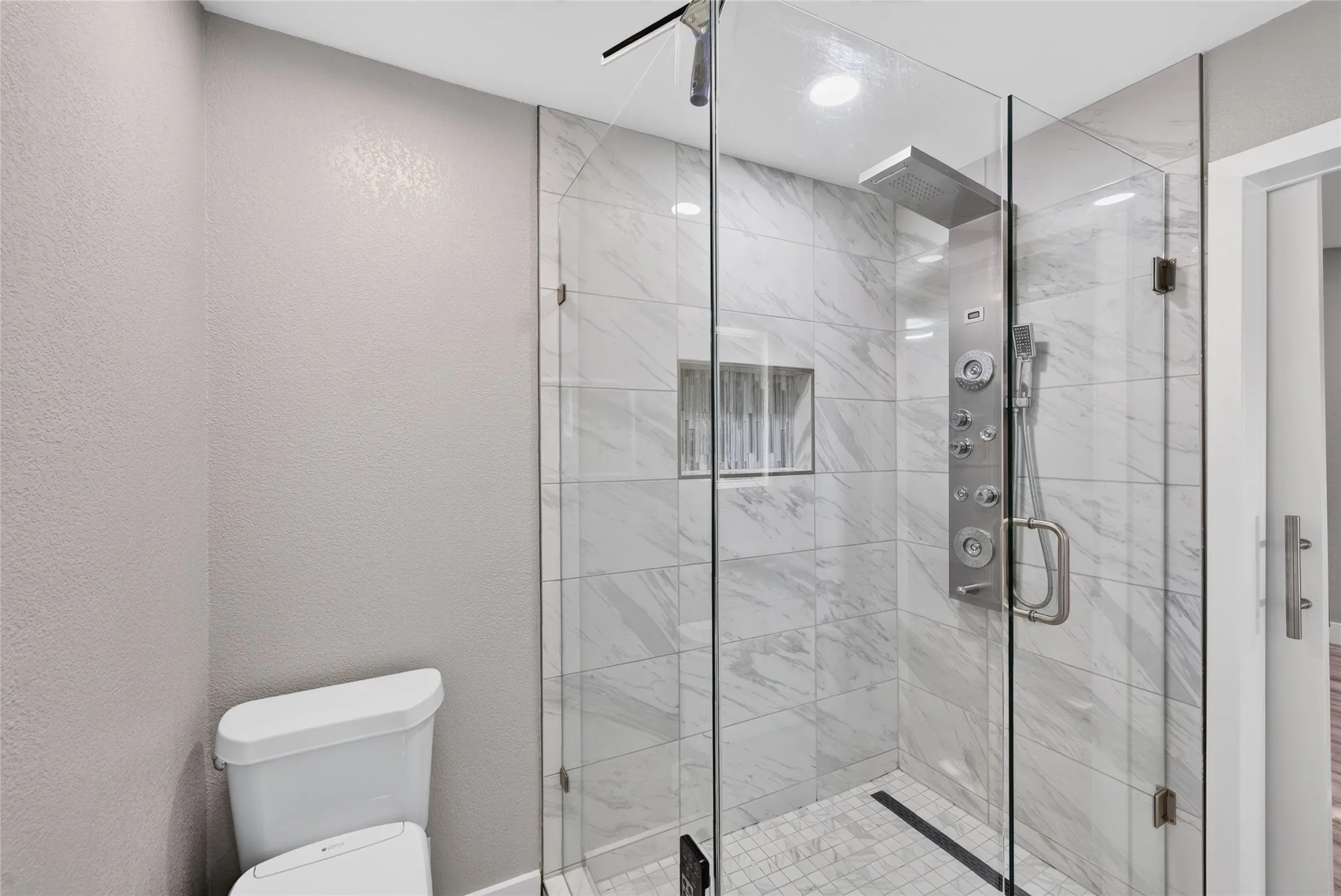 Single Family Residence For Rent in Collin County , 3903 Dublin Road, Parker, Texas 75002, 2 Bedroom, 2 Bathroom, 2 Garage spaces, 1,842 Sqft, built in 1976, mls#21374001, Real Estate Agent in Parker, Homes For Rent in Collin county, Homes For Rent in Parker, Realtor in Parker Texas, Real Estate Brokerage Independent Realty Texas, Luminita Cordes Realtor