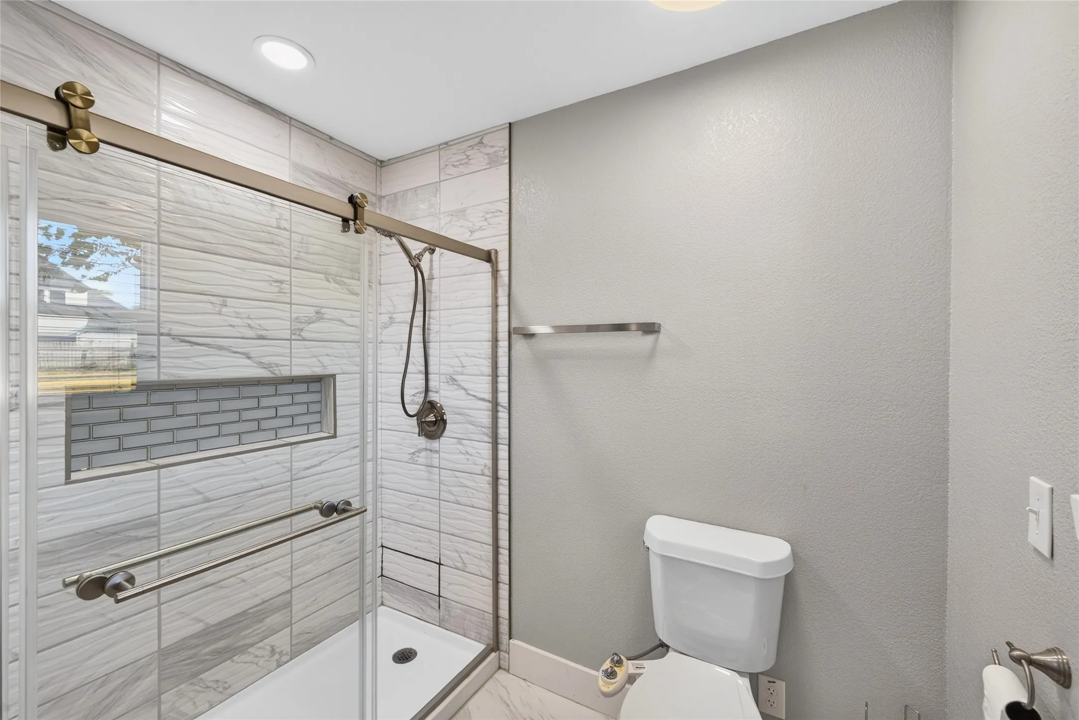 Single Family Residence For Rent in Collin County , 3903 Dublin Road, Parker, Texas 75002, 2 Bedroom, 2 Bathroom, 2 Garage spaces, 1,842 Sqft, built in 1976, mls#21374001, Real Estate Agent in Parker, Homes For Rent in Collin county, Homes For Rent in Parker, Realtor in Parker Texas, Real Estate Brokerage Independent Realty Texas, Luminita Cordes Realtor