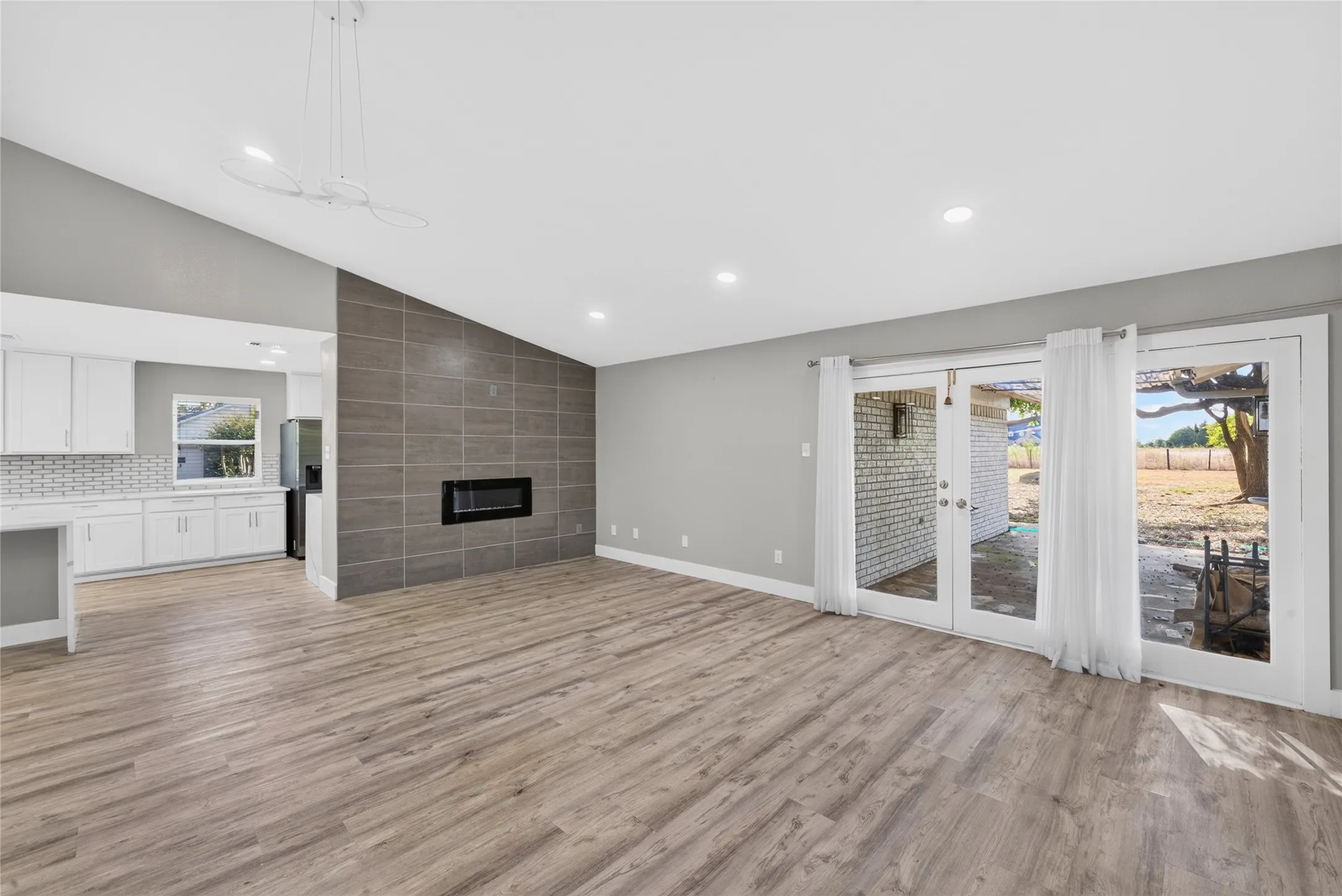 Single Family Residence For Rent in Collin County , 3903 Dublin Road, Parker, Texas 75002, 2 Bedroom, 2 Bathroom, 2 Garage spaces, 1,842 Sqft, built in 1976, mls#21374001, Real Estate Agent in Parker, Homes For Rent in Collin county, Homes For Rent in Parker, Realtor in Parker Texas, Real Estate Brokerage Independent Realty Texas, Luminita Cordes Realtor