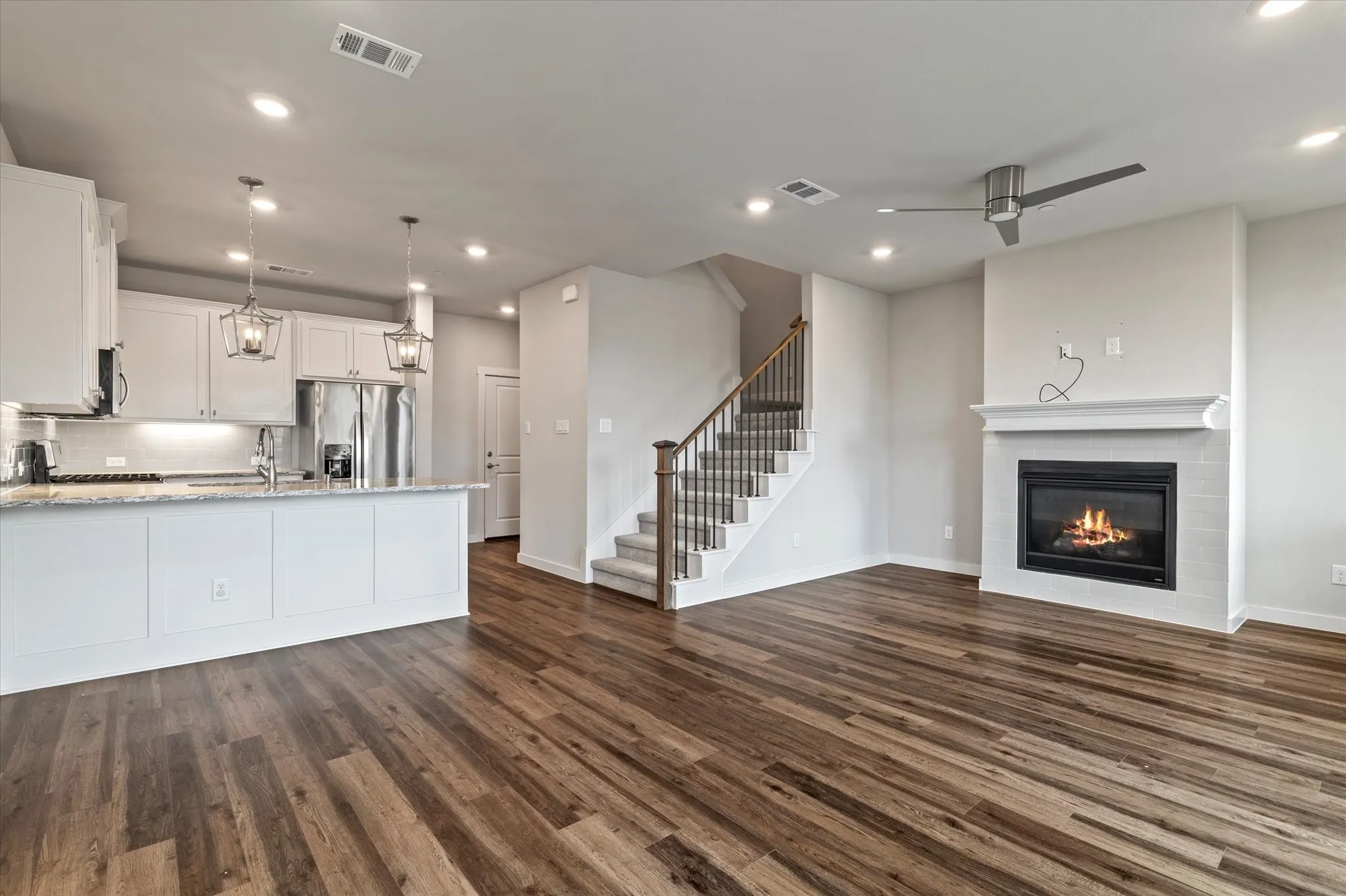 Single Family Residence For Rent in Denton County , 3741 Pine Leaf Lane, Prosper, Texas 75078, 2 Bedroom, 3 Bathroom, 2 Garage spaces, 1,415 Sqft, built in 2020, mls#21374043, Real Estate Agent in Prosper, Homes For Rent in Denton county, Homes For Rent in Prosper, Realtor in Prosper Texas, Real Estate Brokerage Independent Realty Texas, Luminita Cordes Realtor