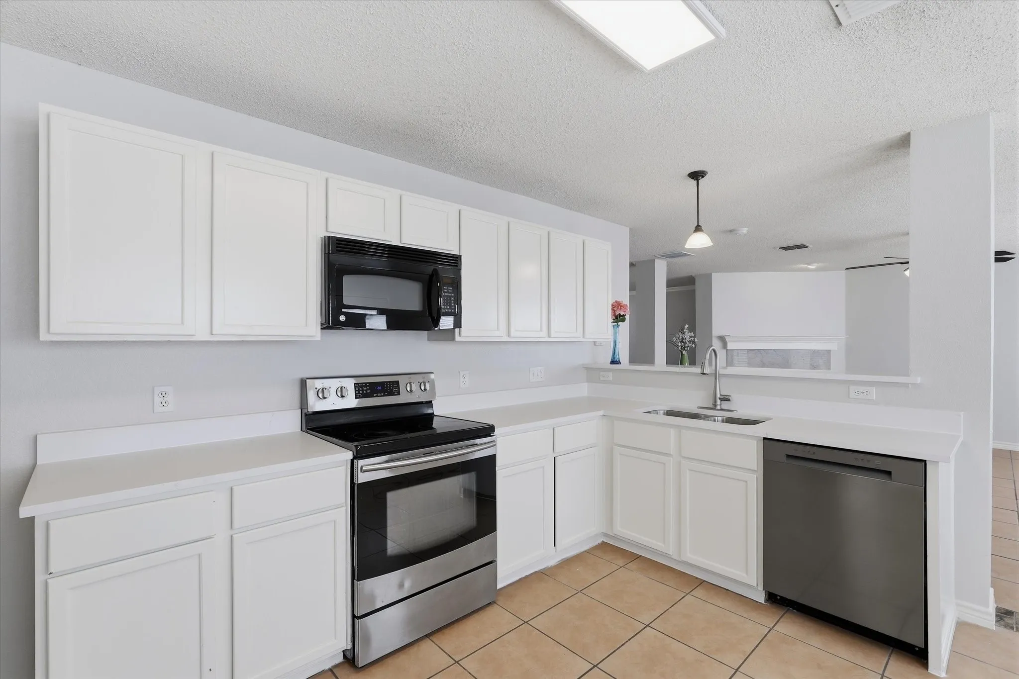 Single Family Residence For Sale in Kaufman County , 527 Tumbleweed Drive, Forney, Texas 75126, 4 Bedroom, 3 Bathroom, 2 Garage spaces, 2,102 Sqft, built in 2002, mls#21374068, Real Estate Agent in Forney, Homes For Sale in Kaufman county, Homes For Sale in Forney, Realtor in Forney Texas, Real Estate Brokerage Independent Realty Texas, Luminita Cordes Realtor
