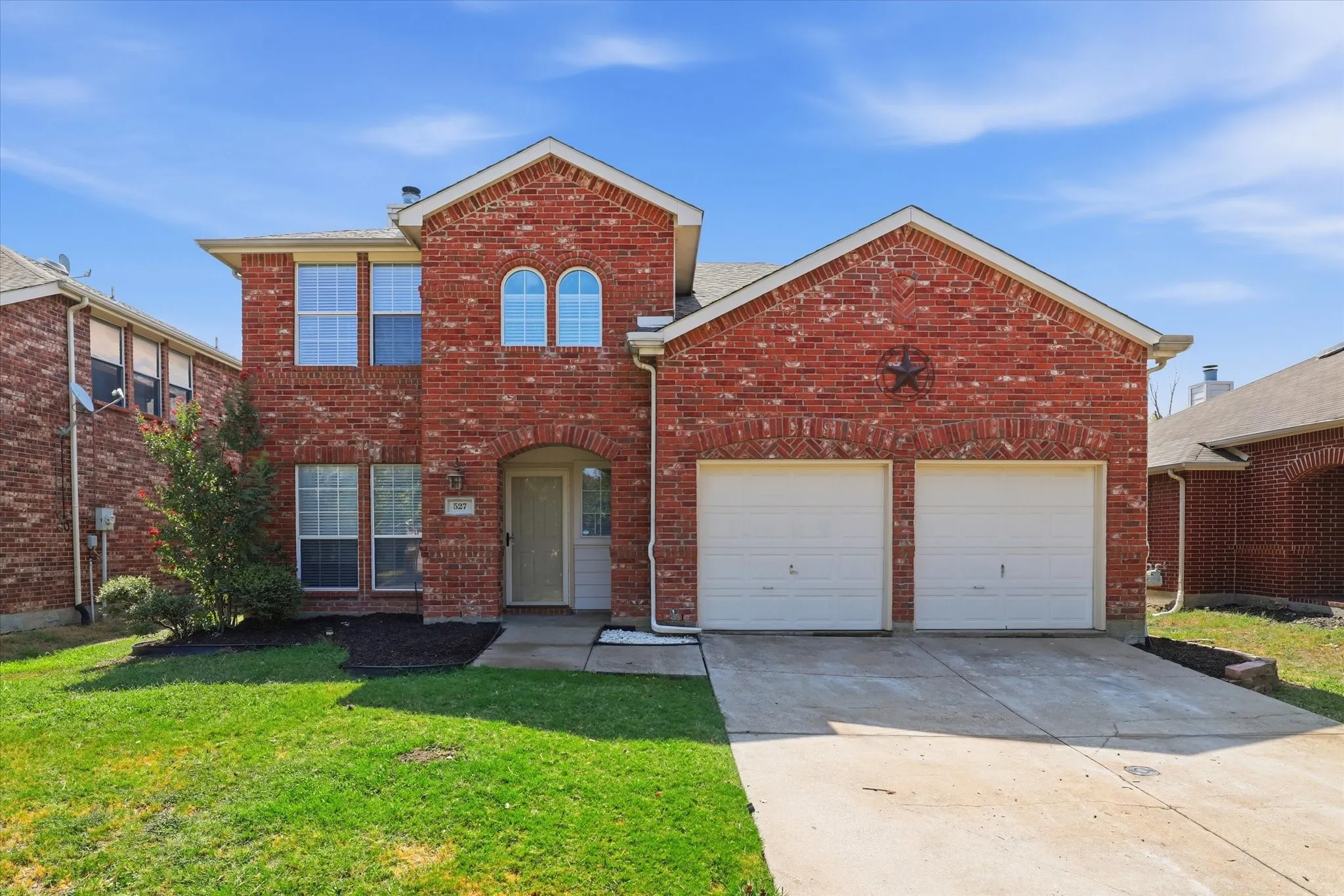 Single Family Residence For Sale in Kaufman County , 527 Tumbleweed Drive, Forney, Texas 75126, 4 Bedroom, 3 Bathroom, 2 Garage spaces, 2,102 Sqft, built in 2002, mls#21374068, Real Estate Agent in Forney, Homes For Sale in Kaufman county, Homes For Sale in Forney, Realtor in Forney Texas, Real Estate Brokerage Independent Realty Texas, Luminita Cordes Realtor