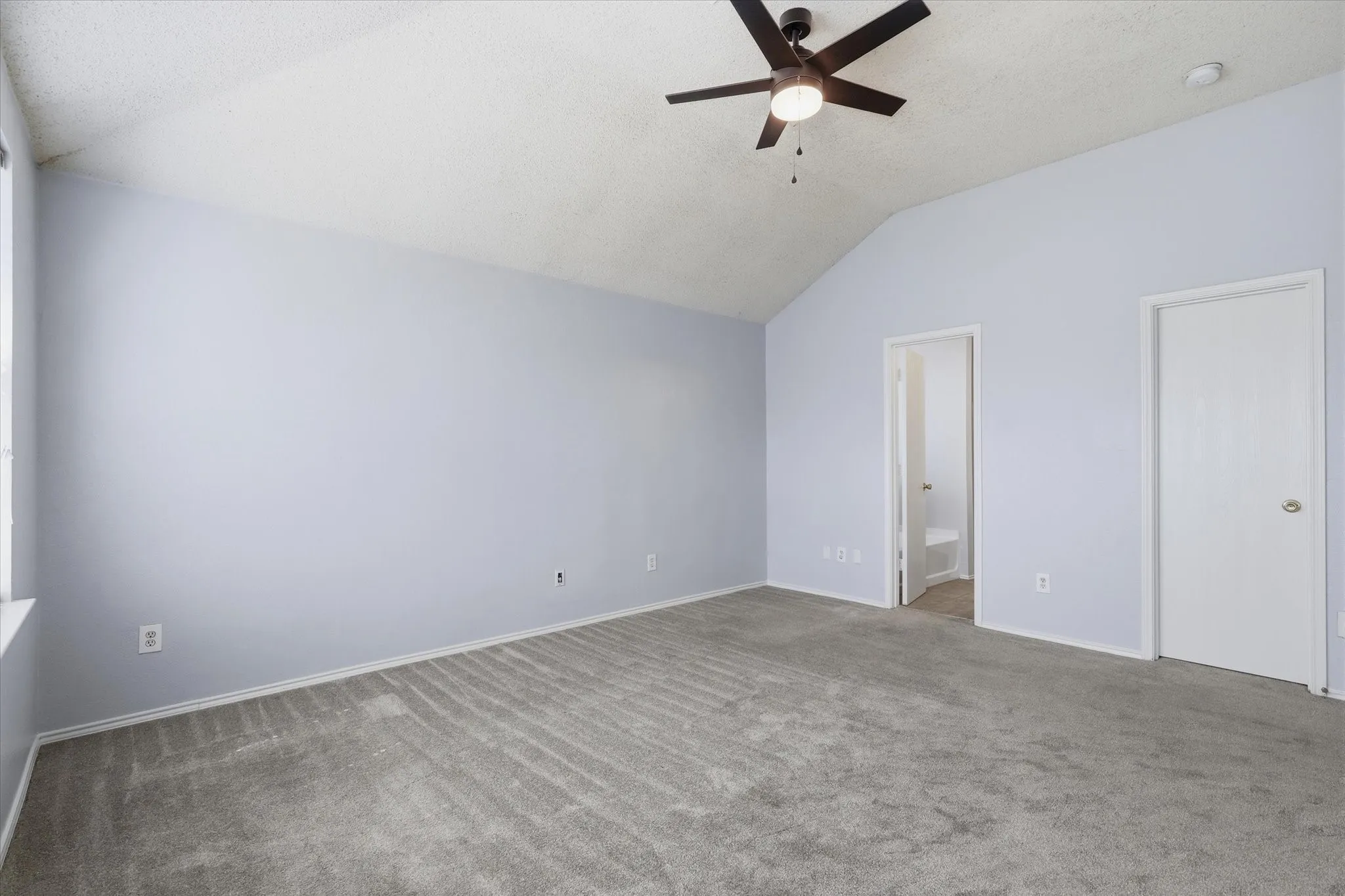 Single Family Residence For Sale in Kaufman County , 527 Tumbleweed Drive, Forney, Texas 75126, 4 Bedroom, 3 Bathroom, 2 Garage spaces, 2,102 Sqft, built in 2002, mls#21374068, Real Estate Agent in Forney, Homes For Sale in Kaufman county, Homes For Sale in Forney, Realtor in Forney Texas, Real Estate Brokerage Independent Realty Texas, Luminita Cordes Realtor