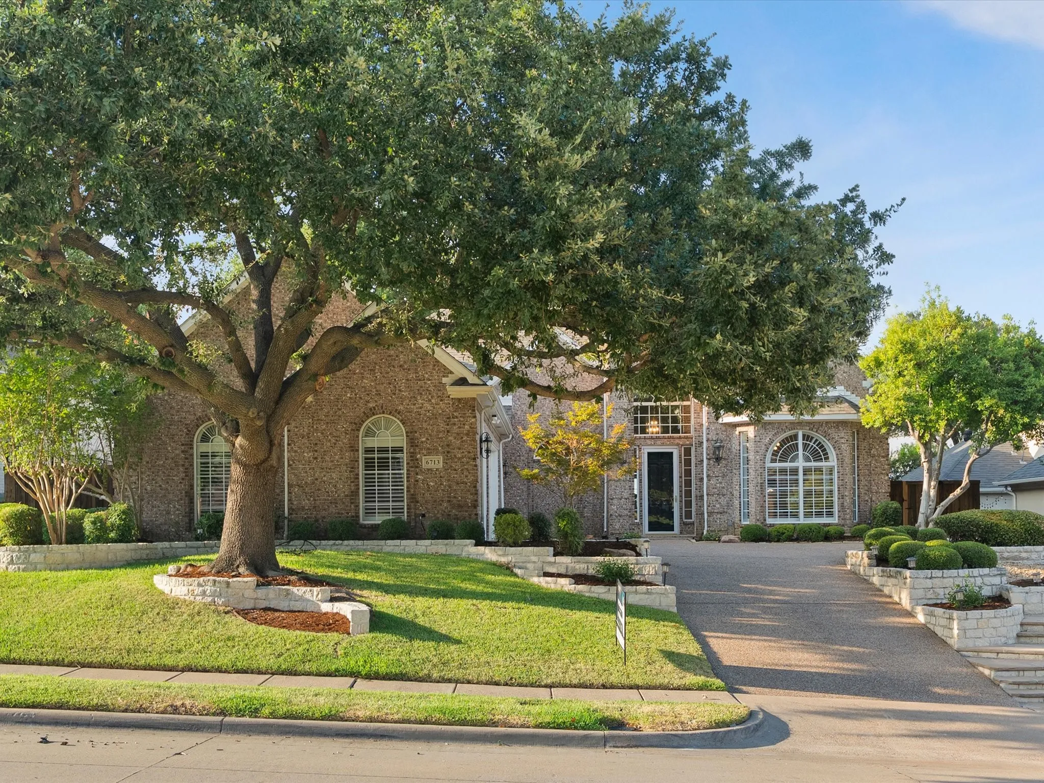 Single Family Residence For Sale in Denton County , 6713 Columbine Way, Plano, Texas 75093, 4 Bedroom, 4 Bathroom, 3 Garage spaces, 3,890 Sqft, built in 1995, mls#21374071, Real Estate Agent in Plano, Homes For Sale in Denton county, Homes For Sale in Plano, Realtor in Plano Texas, Real Estate Brokerage Independent Realty Texas, Luminita Cordes Realtor