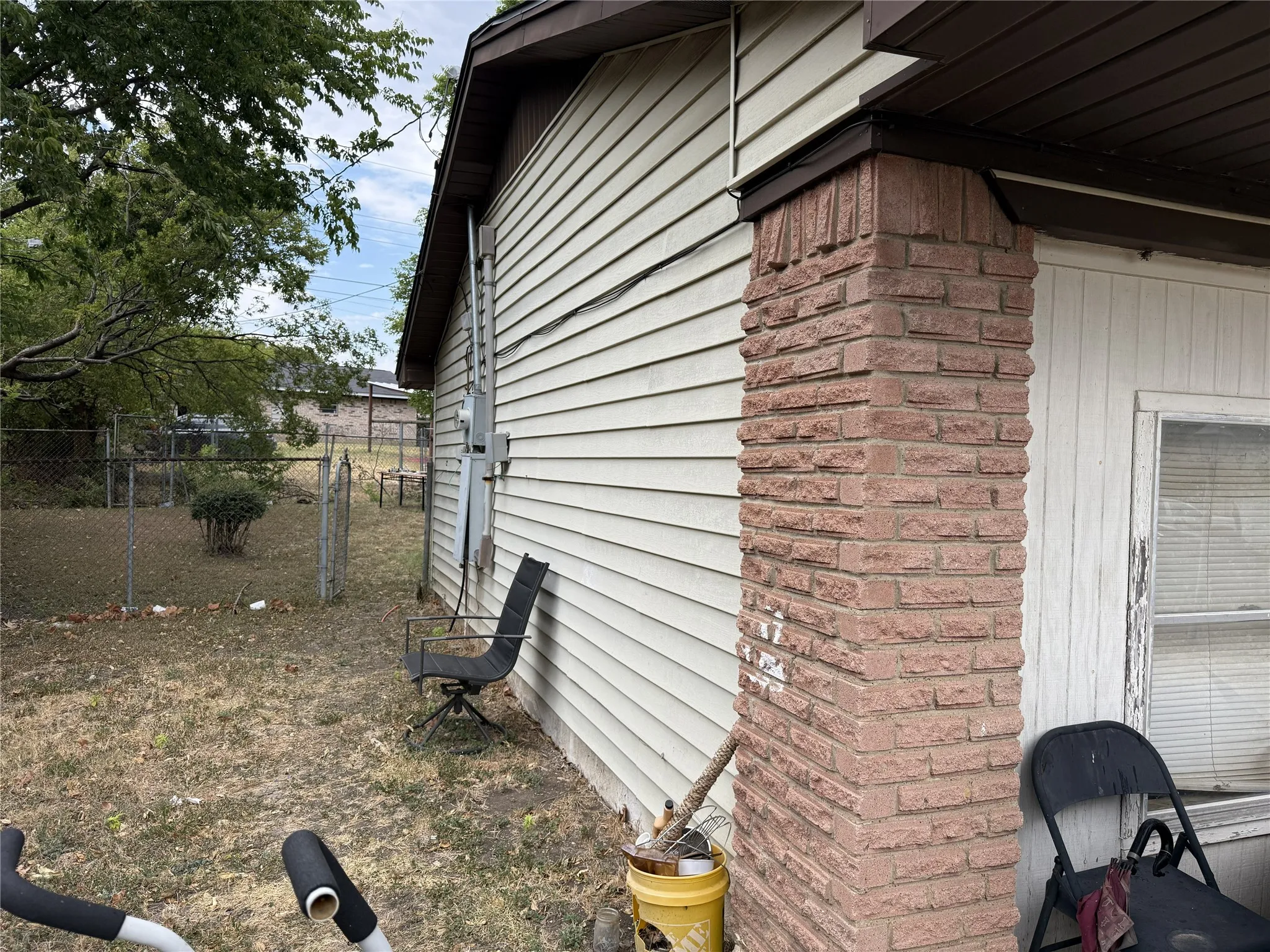 Single Family Residence For Sale in Dallas County , 6526 Tioga Place, Dallas, Texas 75241, 3 Bedroom, 2 Bathroom, Garage spaces, 936 Sqft, built in 1970, mls#21373637, Real Estate Agent in Dallas, Homes For Sale in Dallas county, Homes For Sale in Dallas, Realtor in Dallas Texas, Real Estate Brokerage Independent Realty Texas, Luminita Cordes Realtor